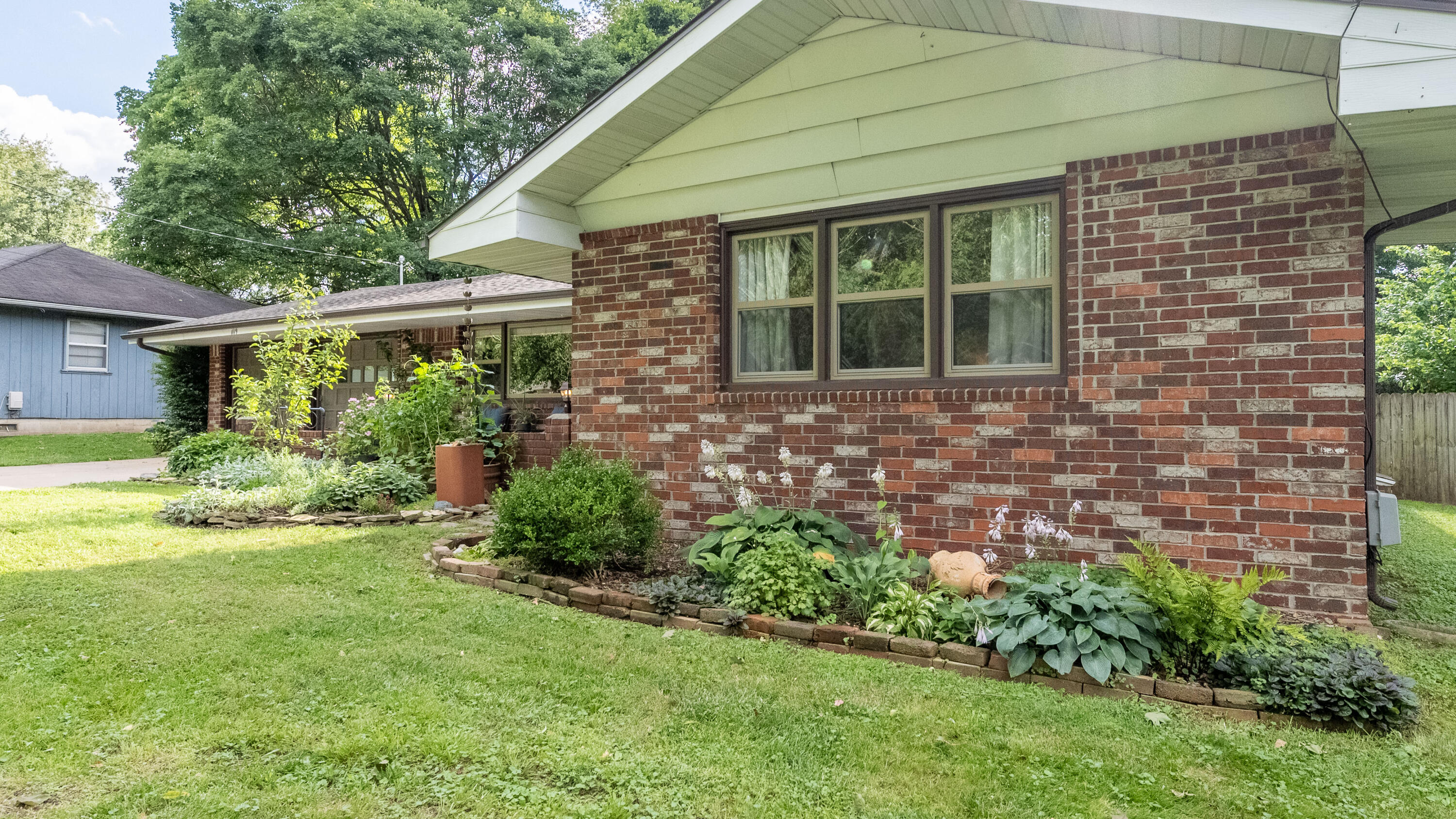 1119 South Cedarbrook Avenue Property Photo 4