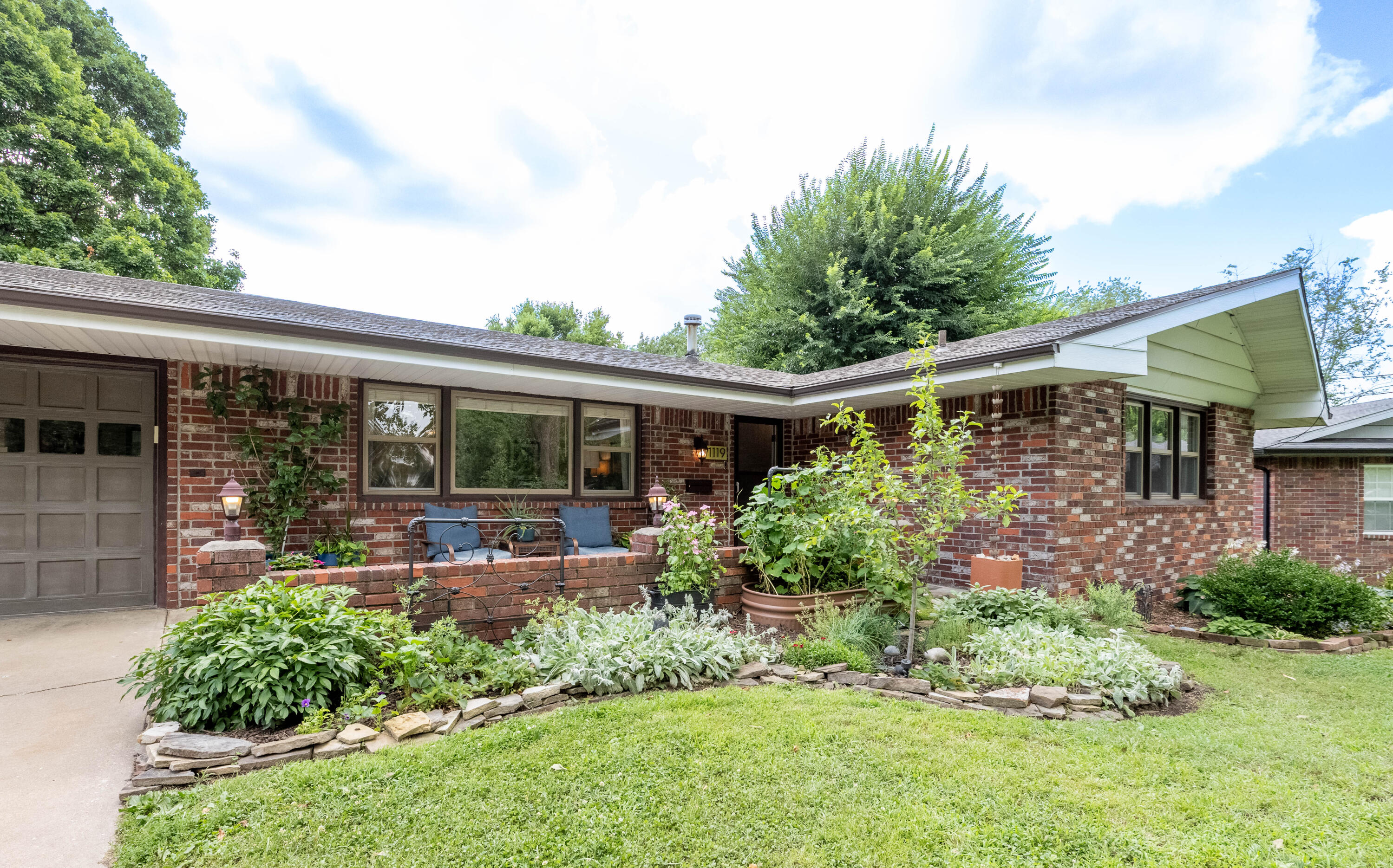 1119 South Cedarbrook Avenue Property Photo 6