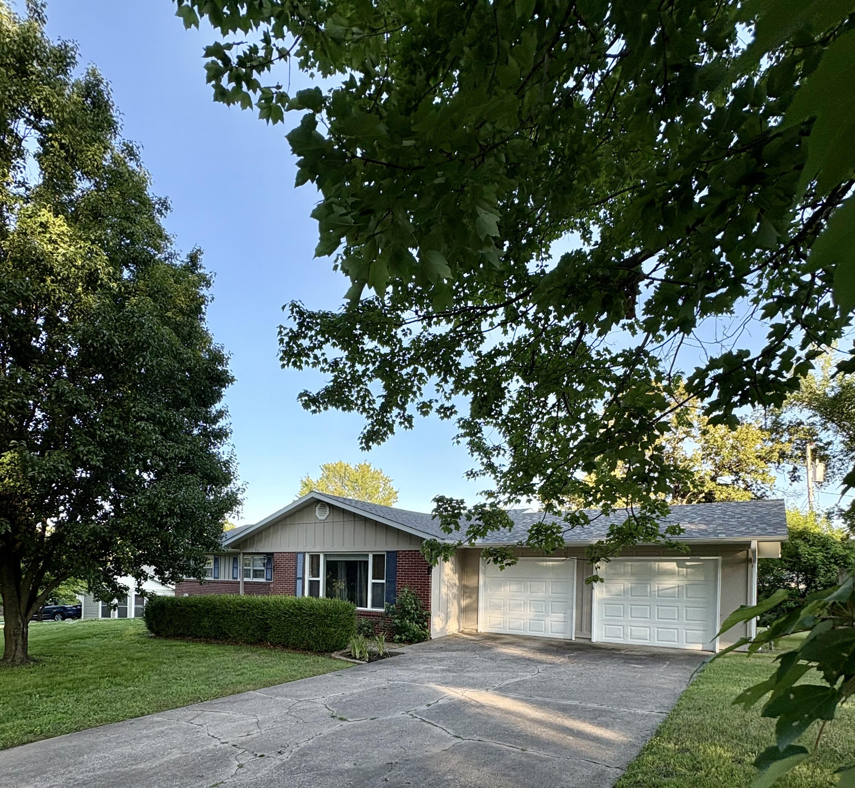 311 Crestwood Drive Property Photo 1