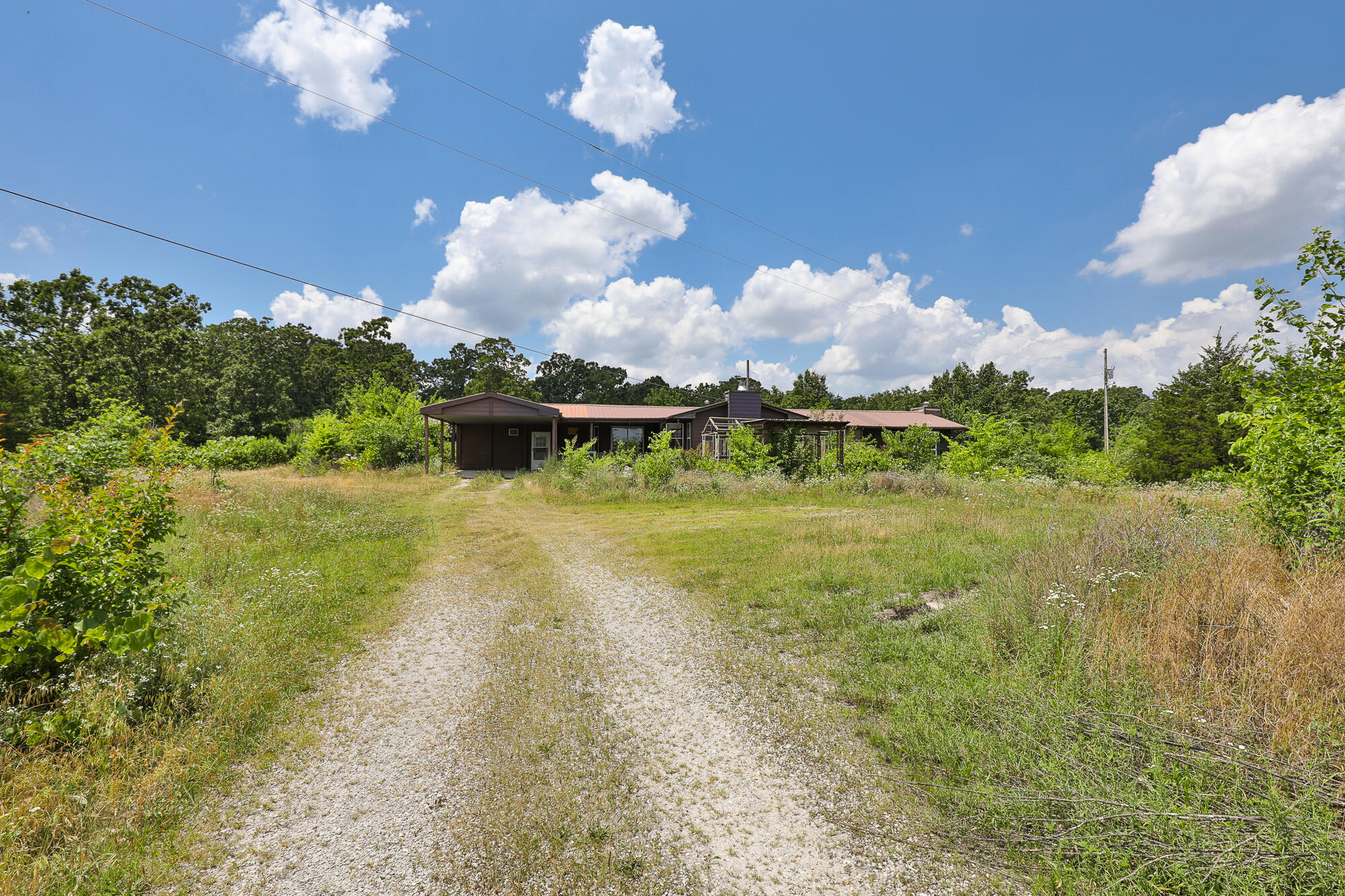628 State Road F Property Photo 3