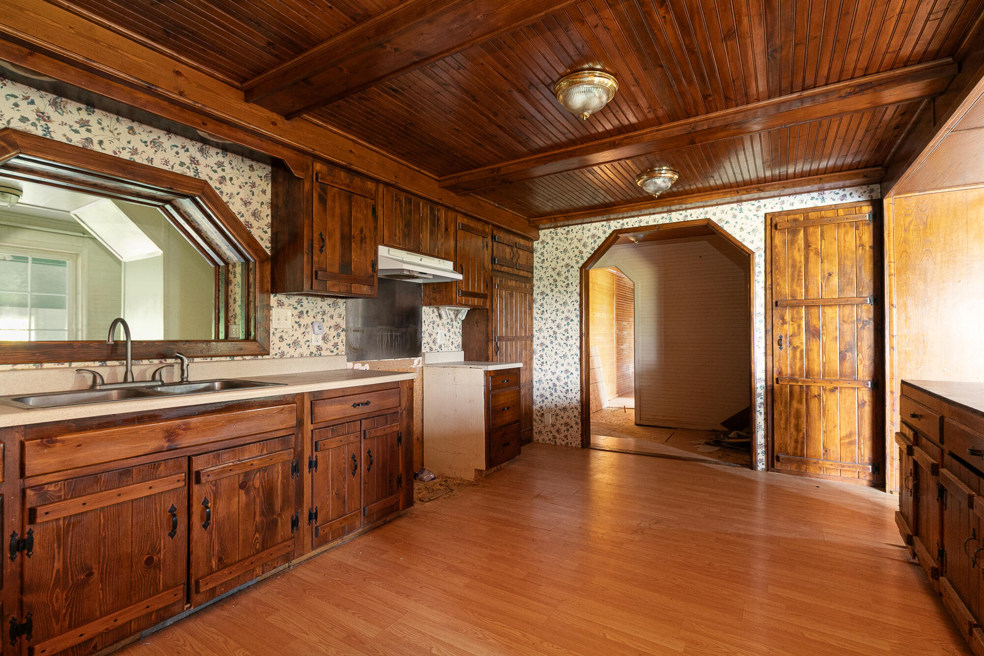 628 State Road F Property Photo 9