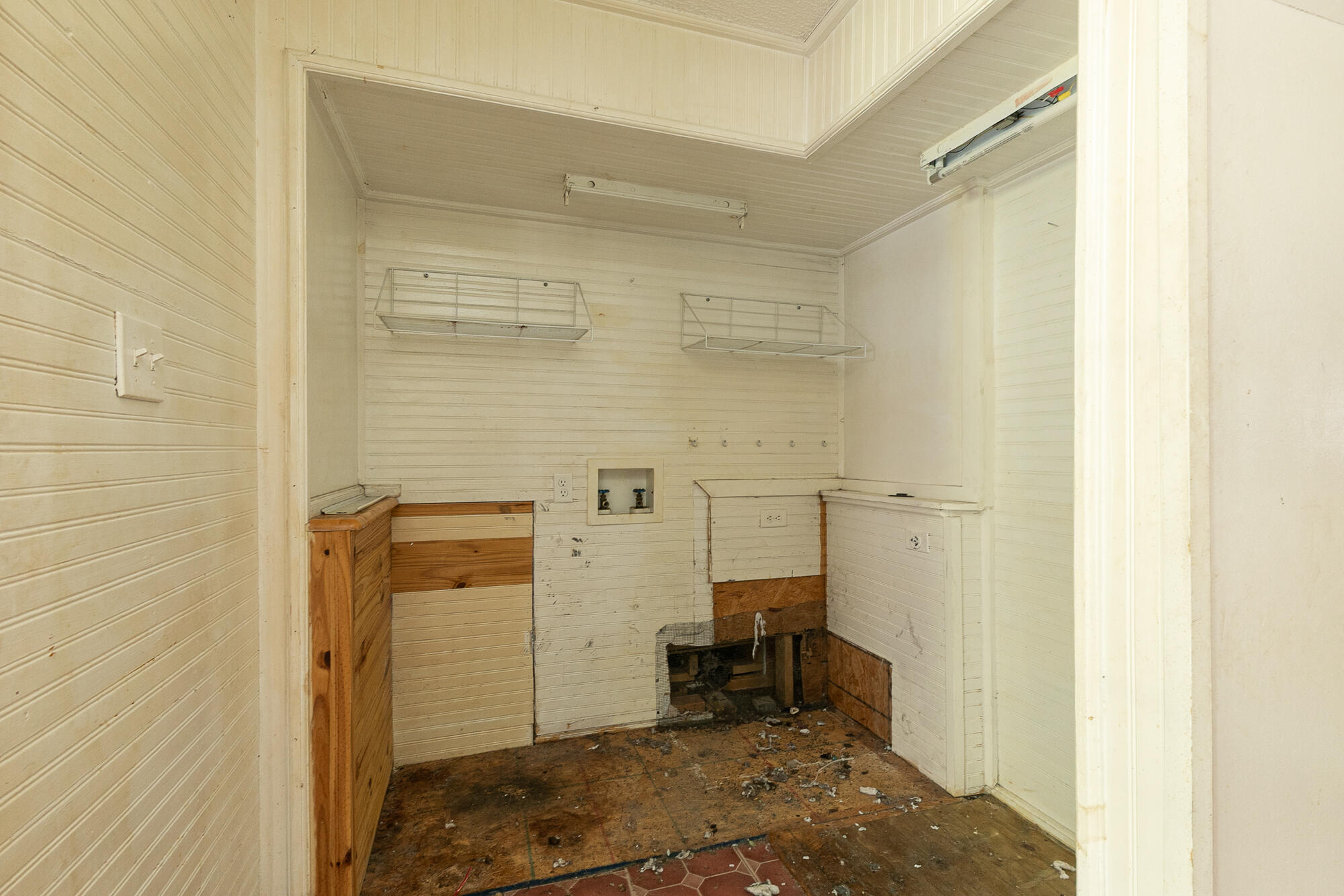 628 State Road F Property Photo 14