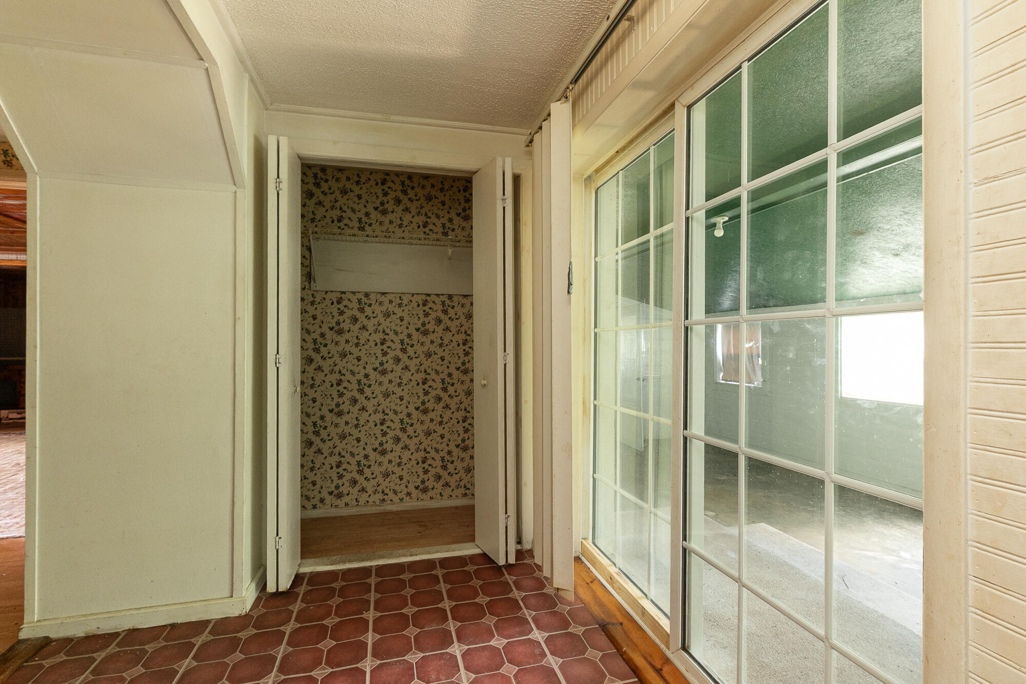 628 State Road F Property Photo 15