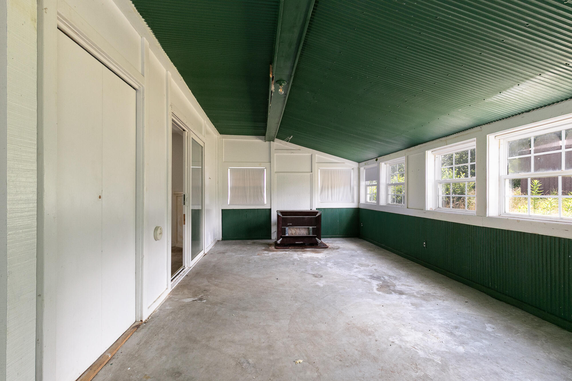628 State Road F Property Photo 31