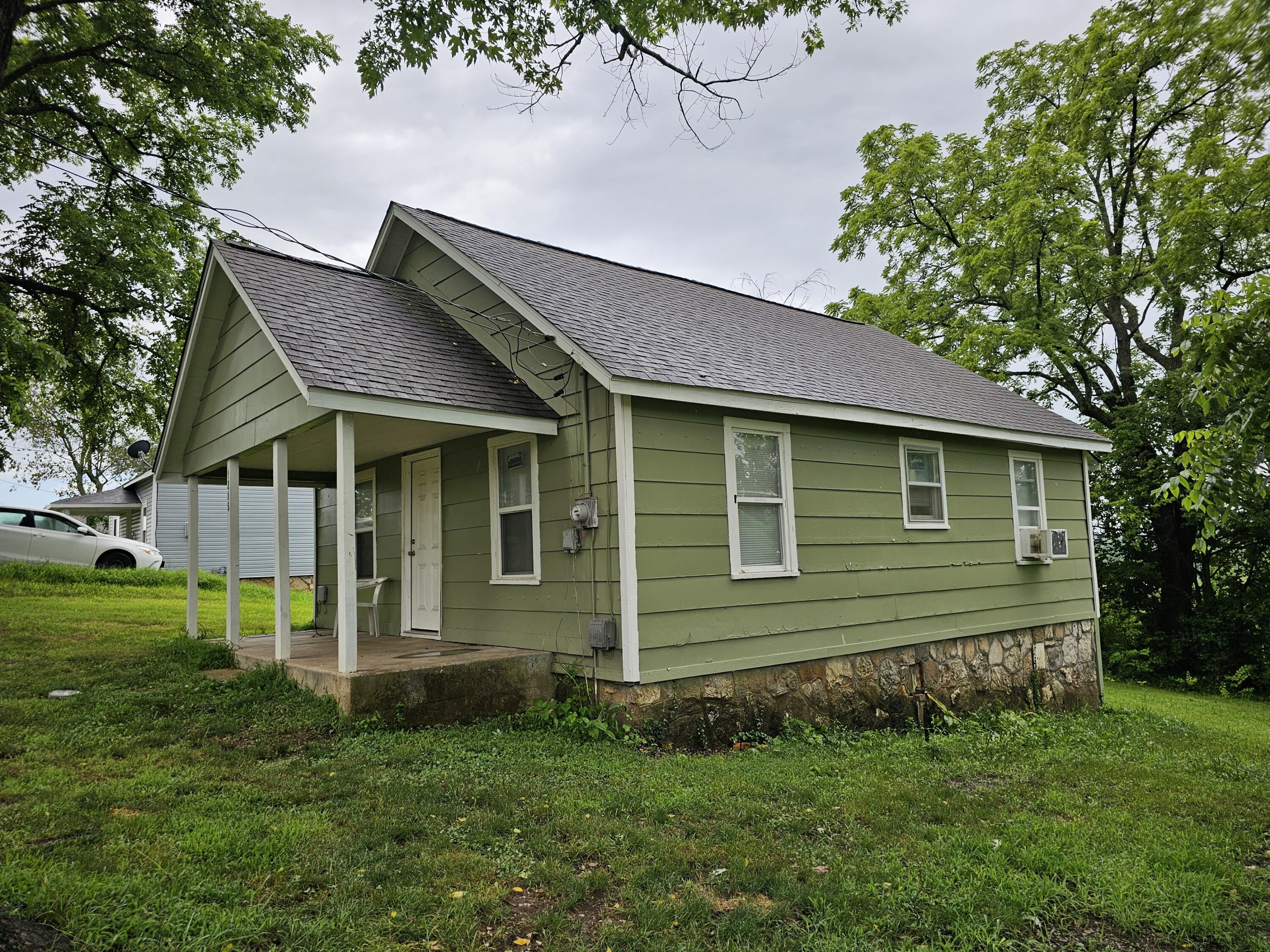 1215 Jefferson Avenue Property Photo 2