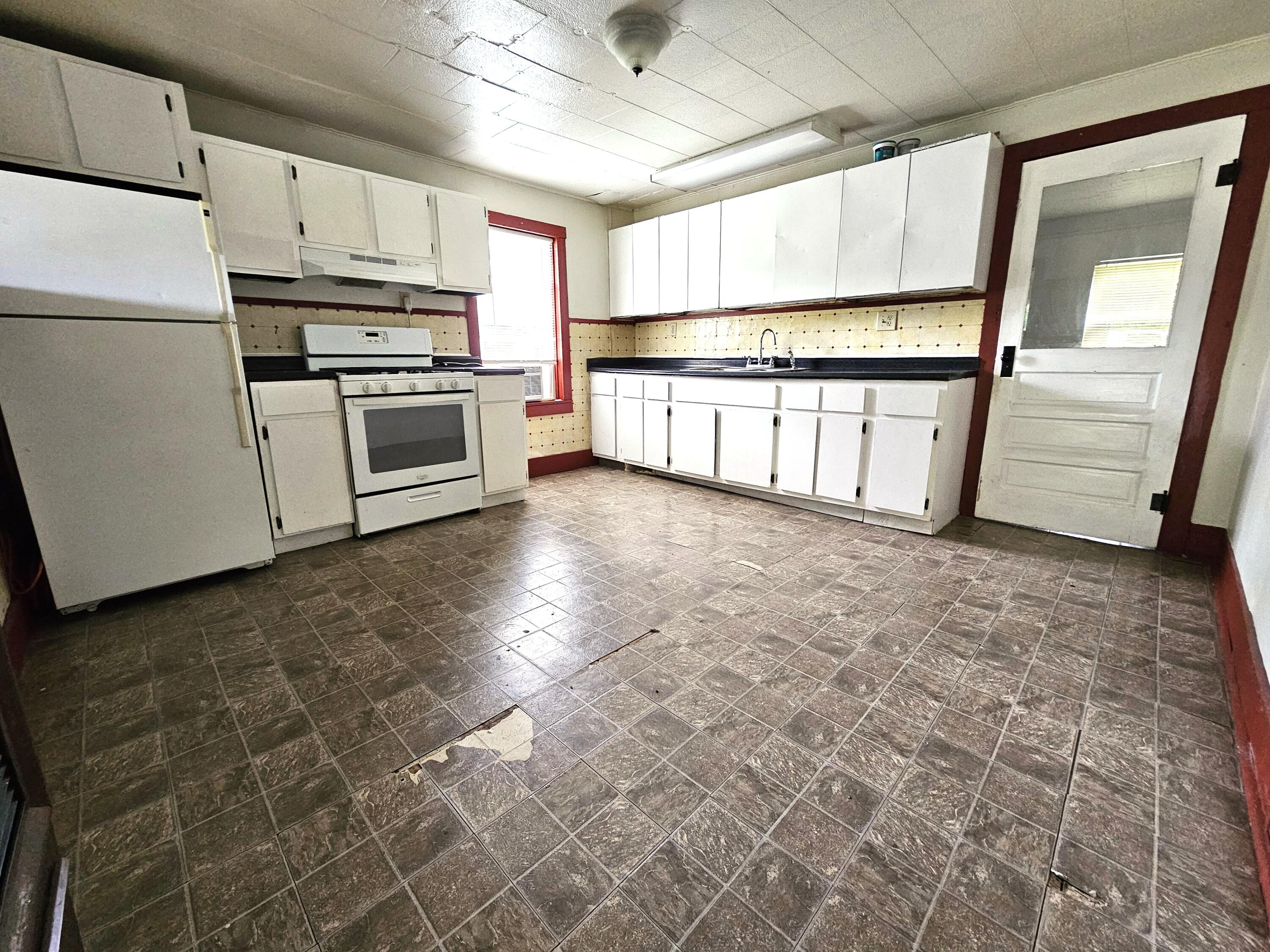 1215 Jefferson Avenue Property Photo 5