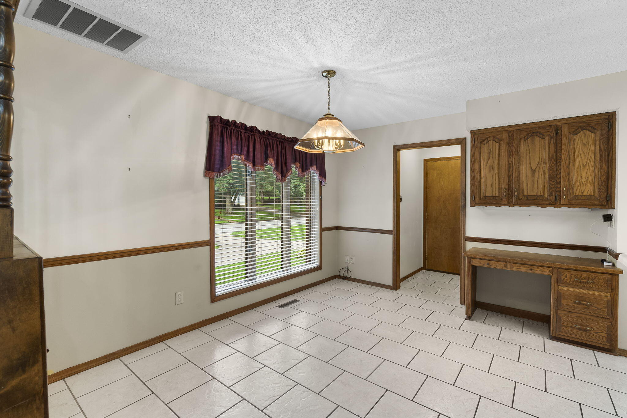 4059 East Linwood Street Property Photo 15