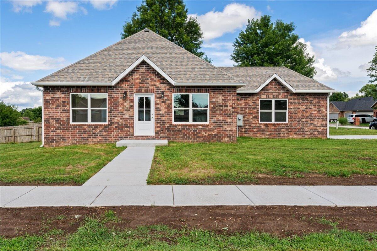 3001 East Colonial Court Property Photo 2