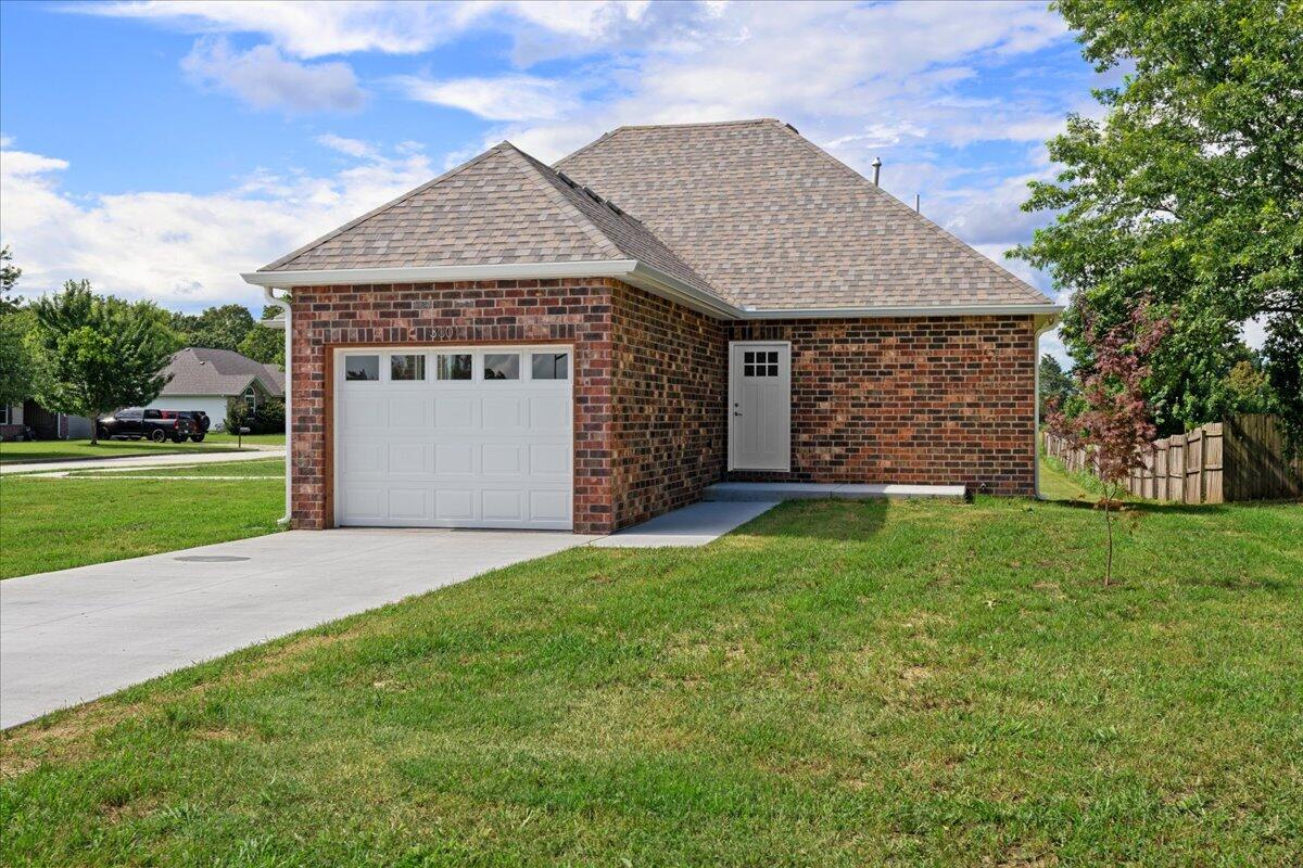 3001 East Colonial Court Property Photo 4
