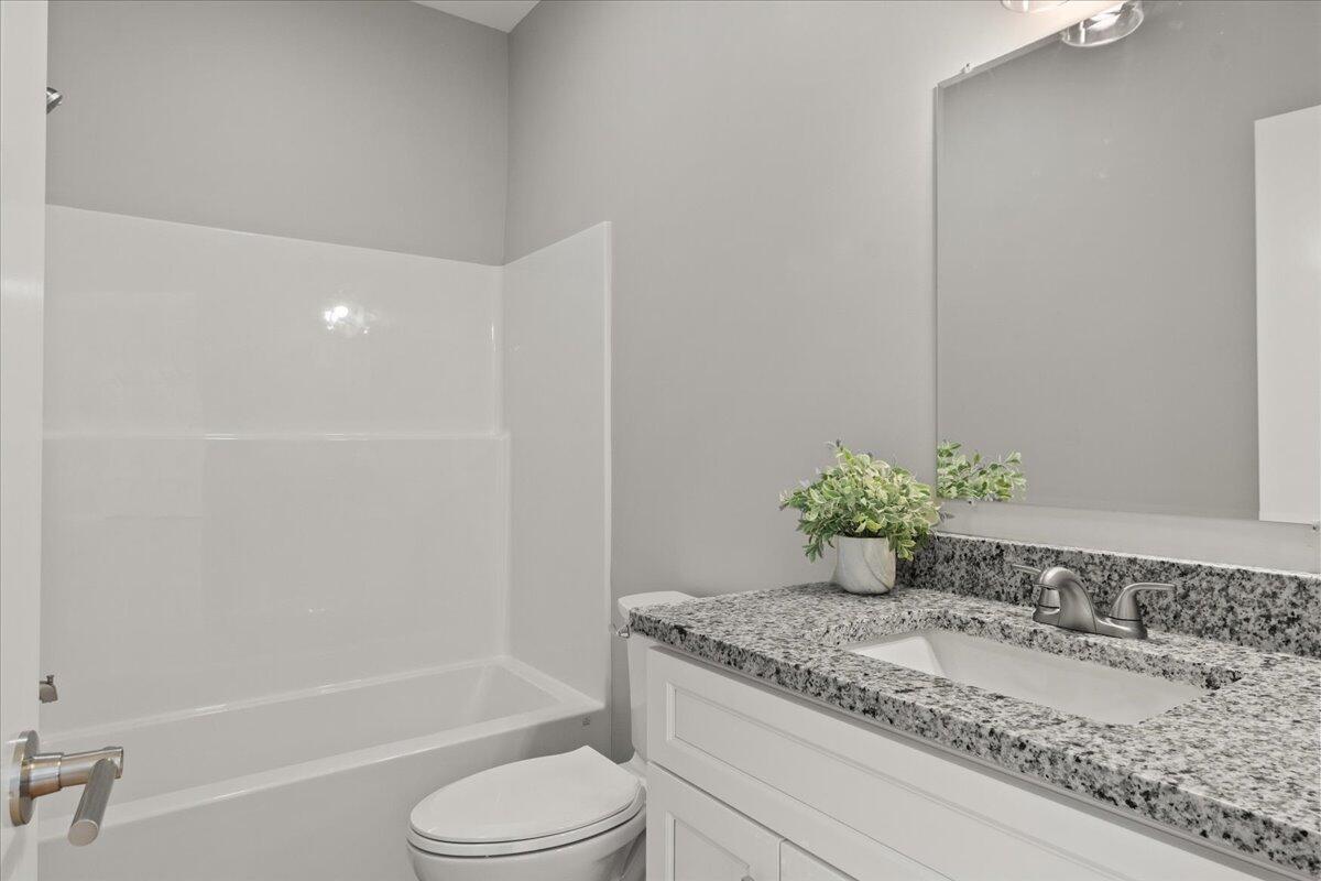 3001 East Colonial Court Property Photo 19