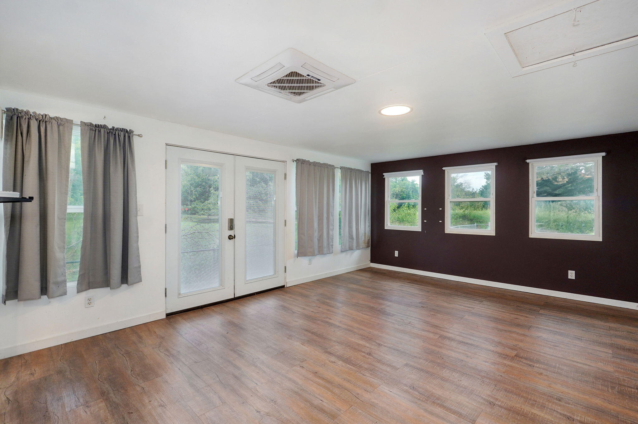 3457 West Lombard Street Property Photo 17
