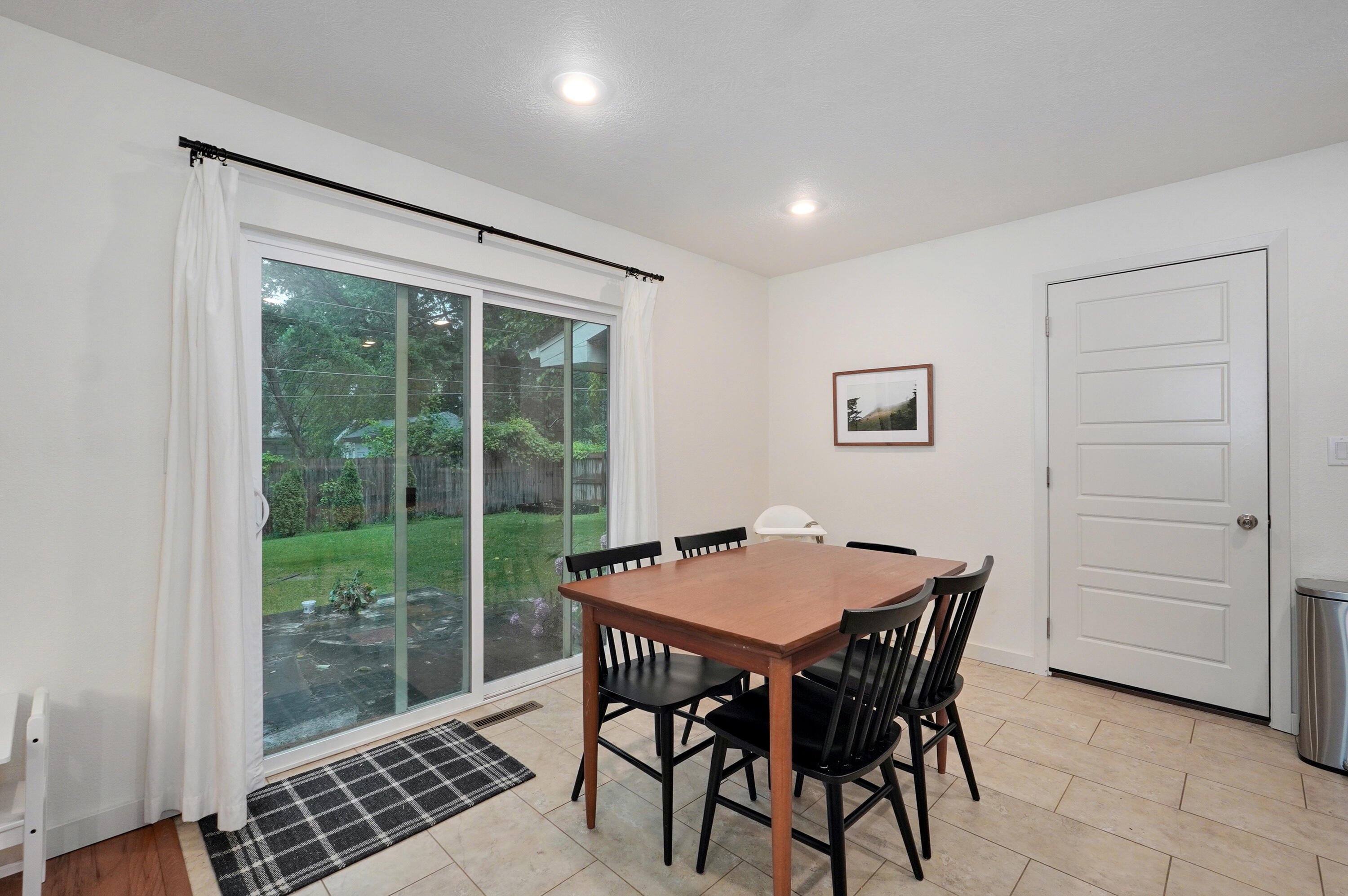 1035 East Edgewood Street Property Photo 6