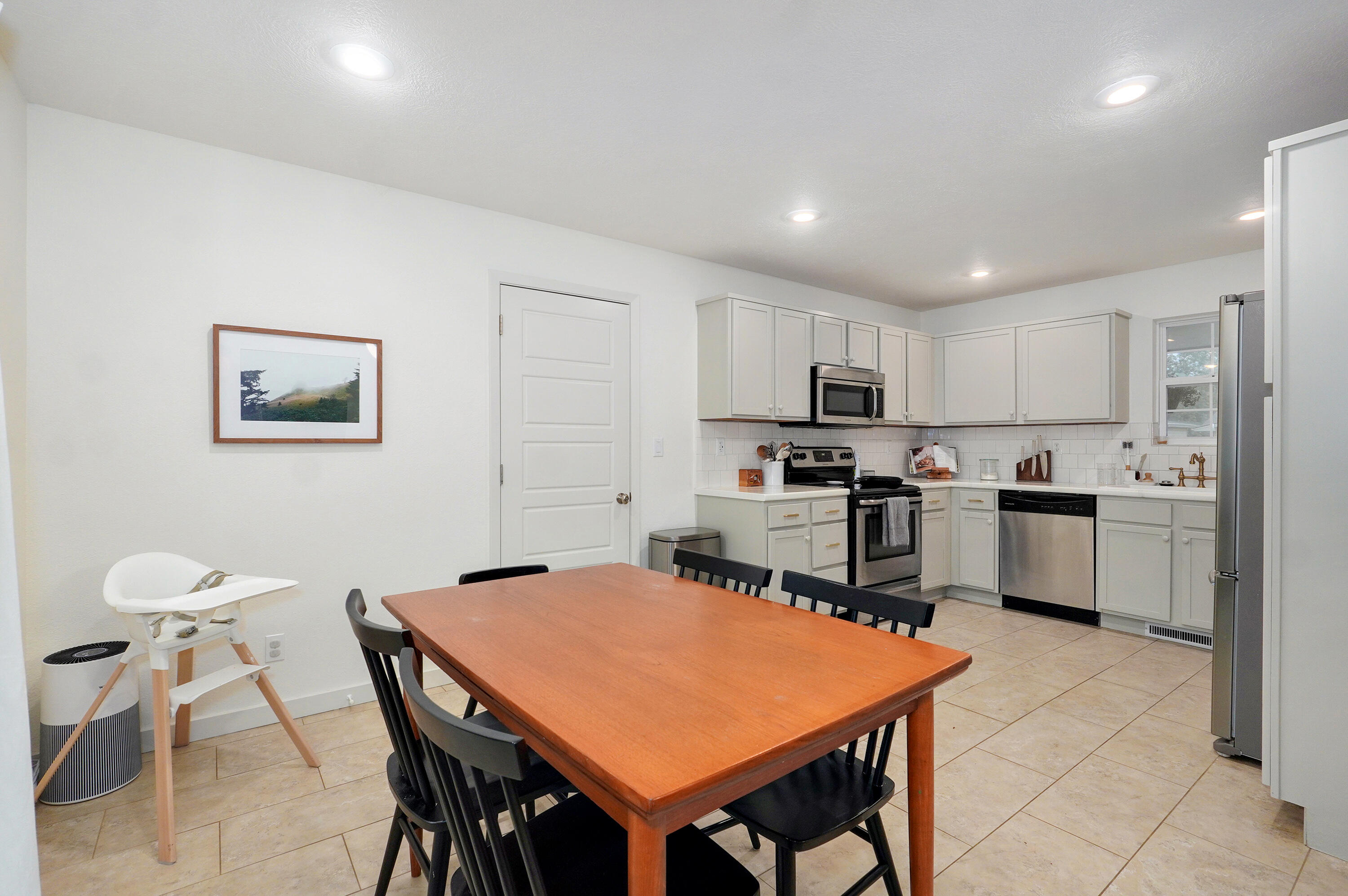 1035 East Edgewood Street Property Photo 7