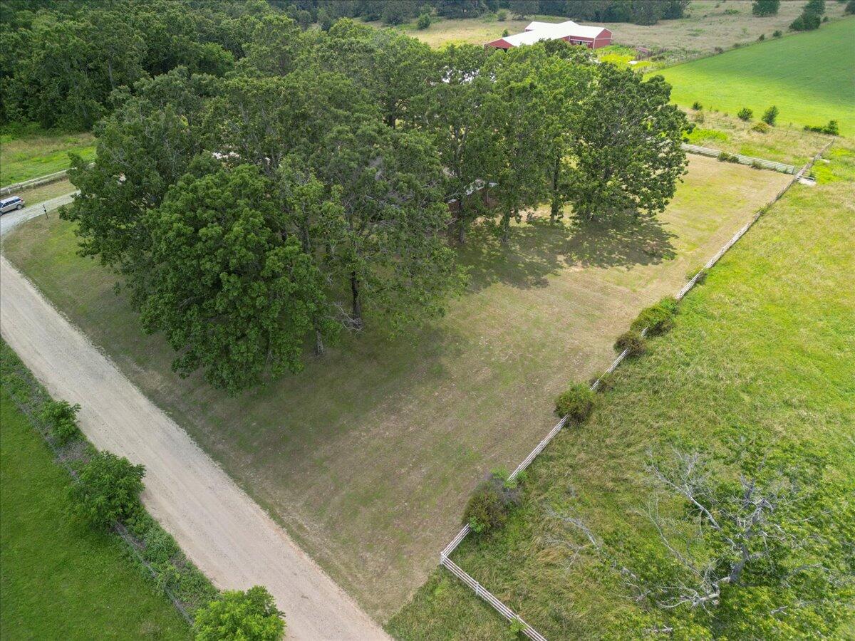 11076 County Road 6230 Property Photo 5