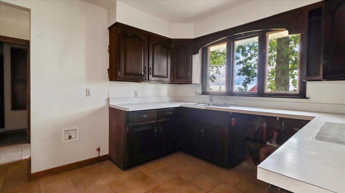 11076 County Road 6230 Property Photo 8