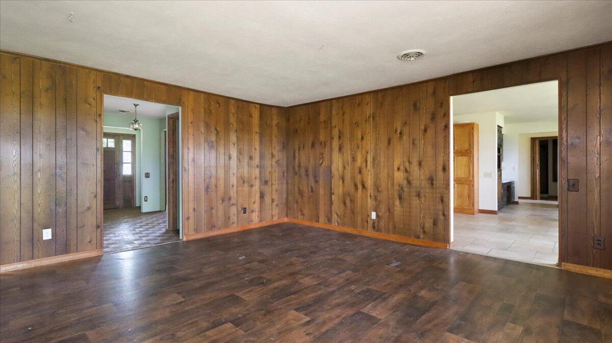 11076 County Road 6230 Property Photo 16