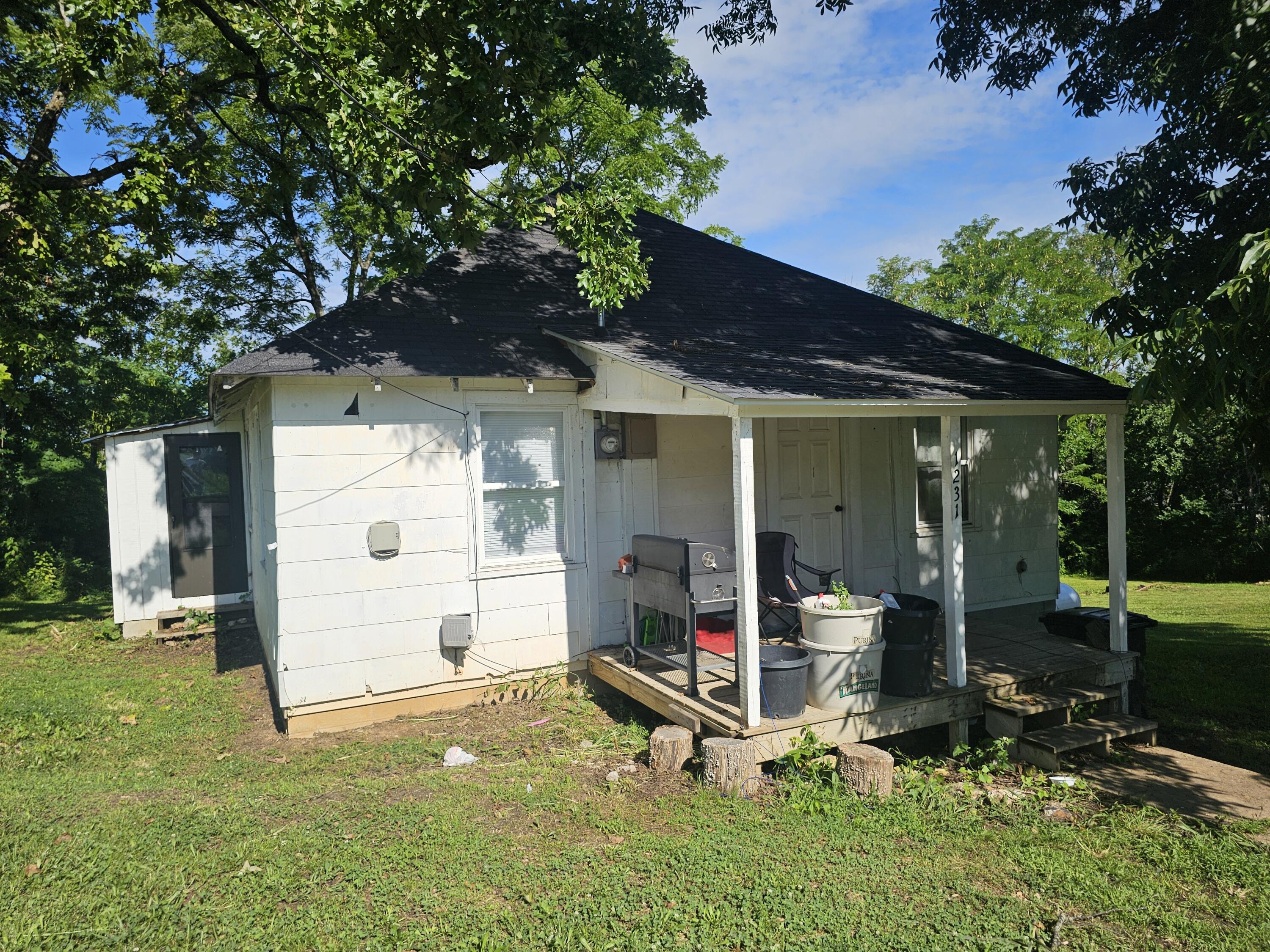 1231 Jefferson Avenue Property Photo 1