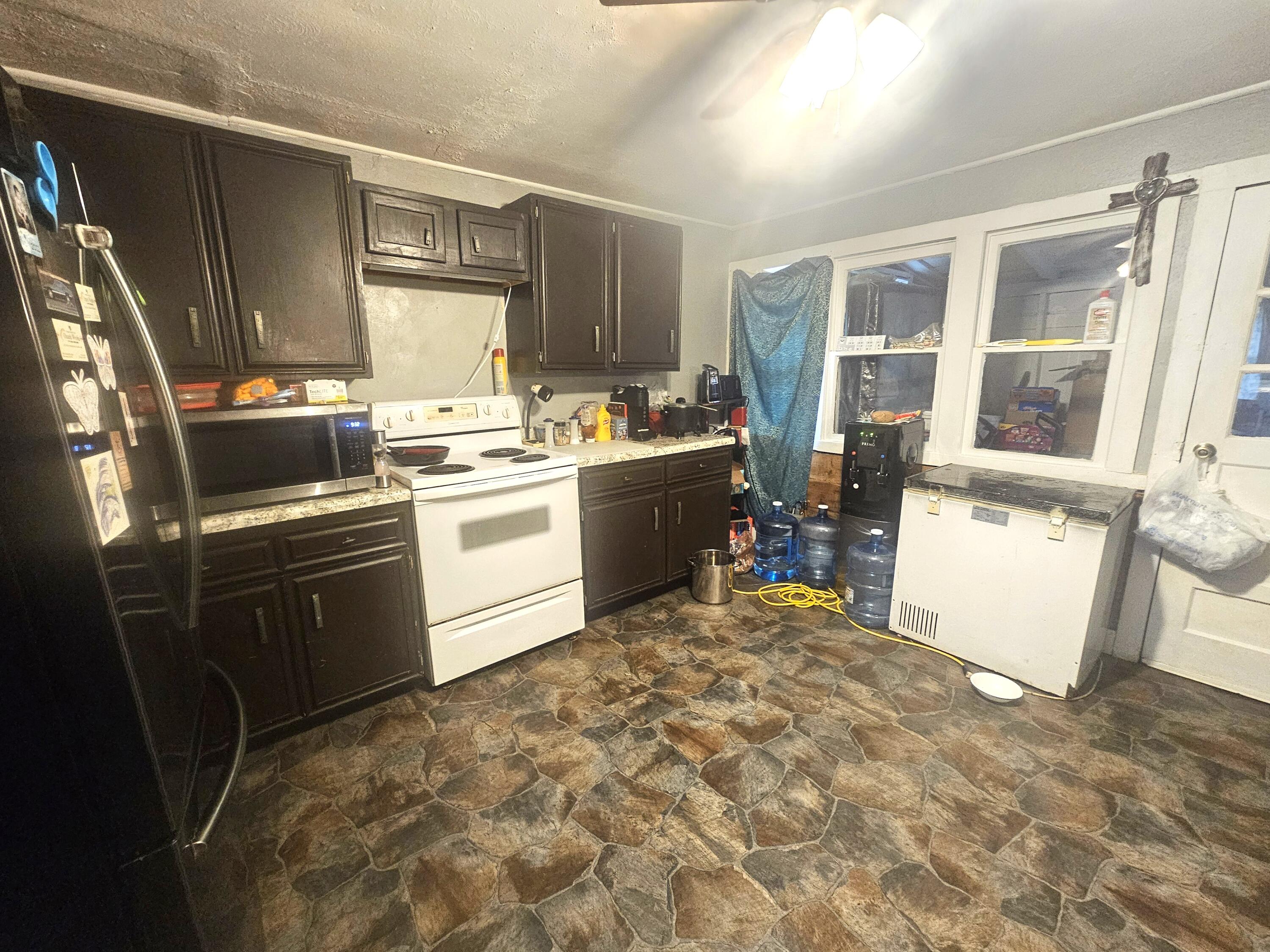 1231 Jefferson Avenue Property Photo 5