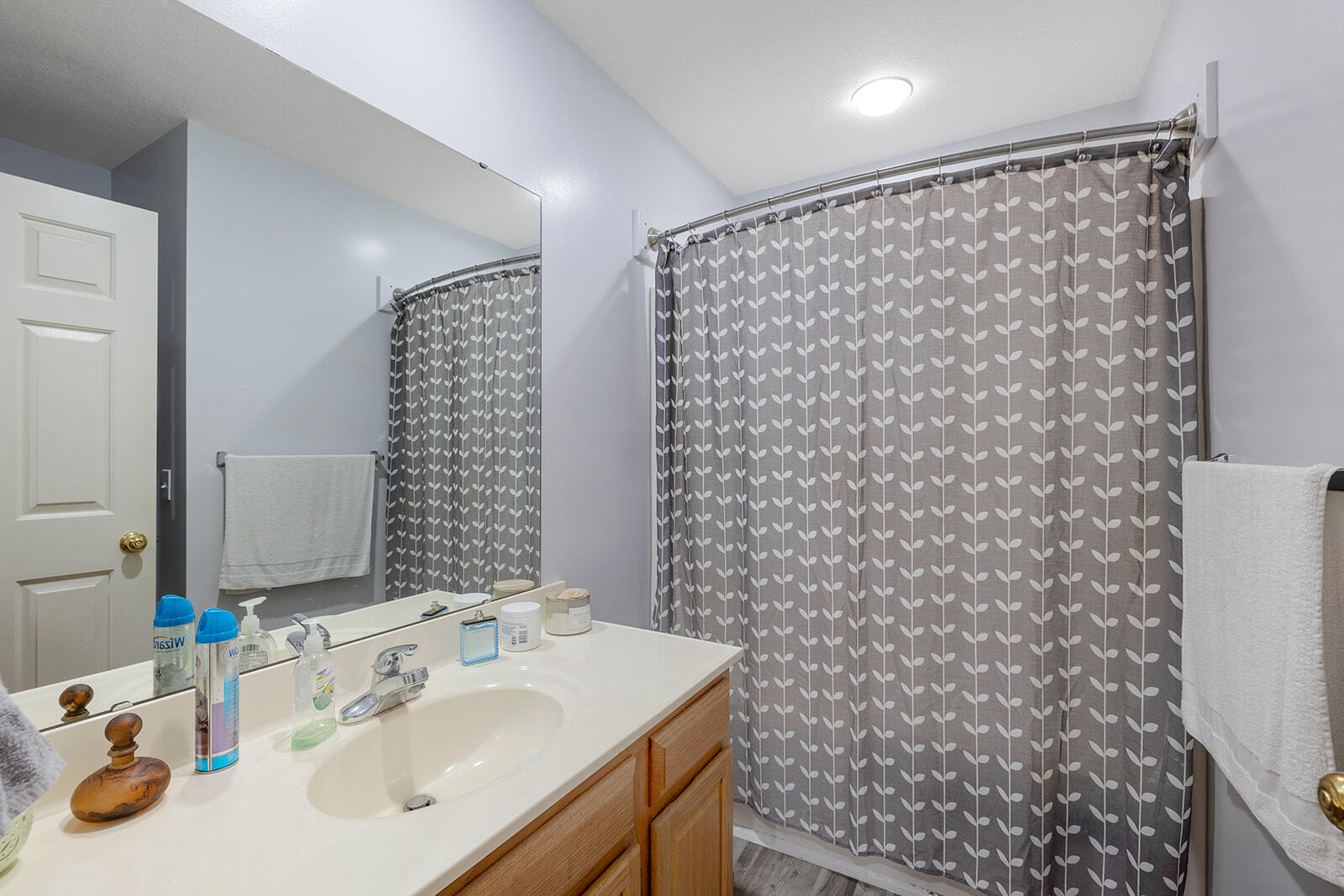1195-1197 West Hall Street Property Photo 14