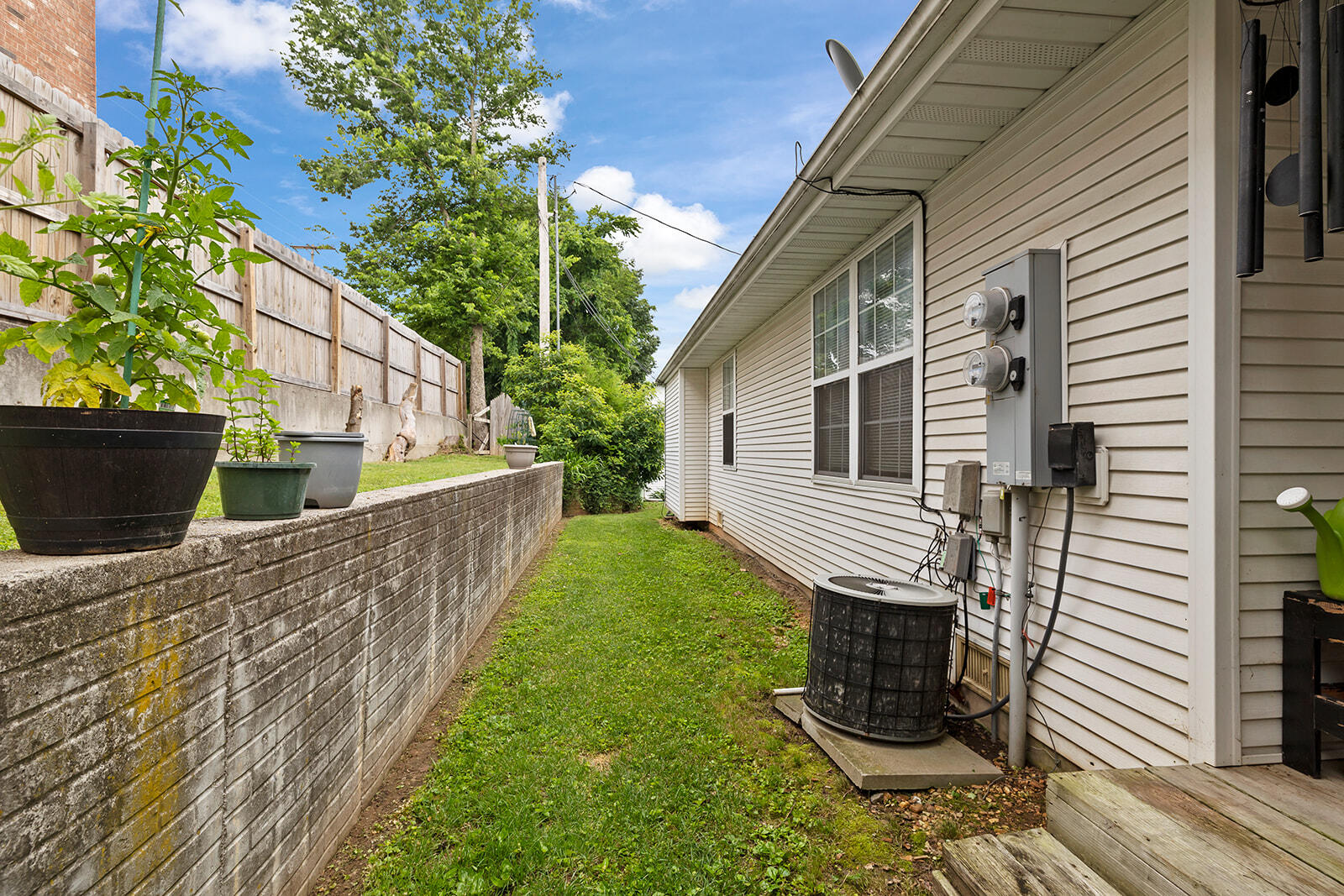 1195-1197 West Hall Street Property Photo 18