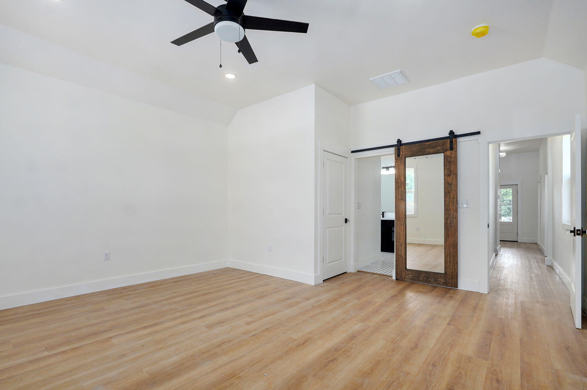 404 South Hickory Street Property Photo 19