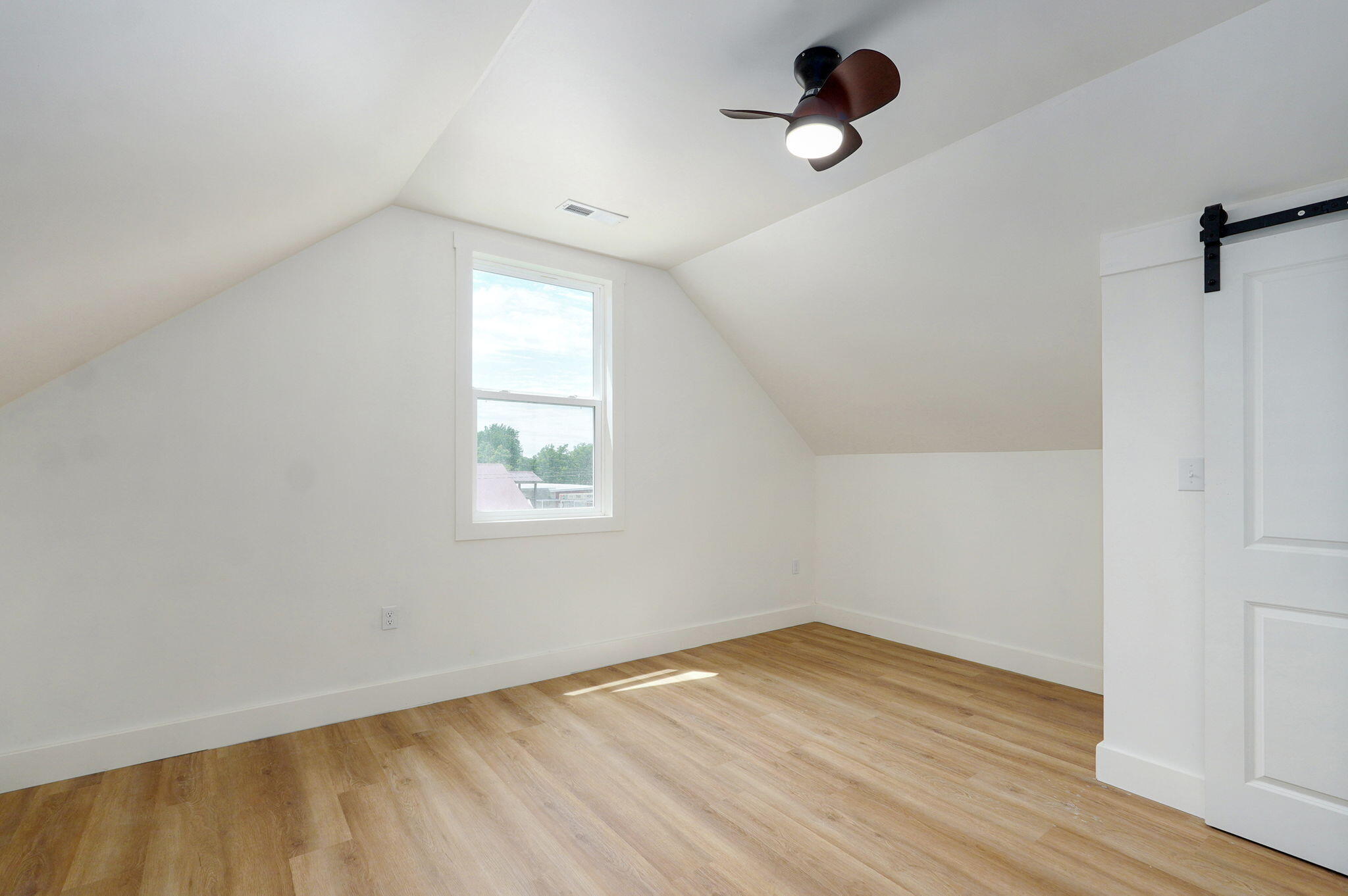 404 South Hickory Street Property Photo 29