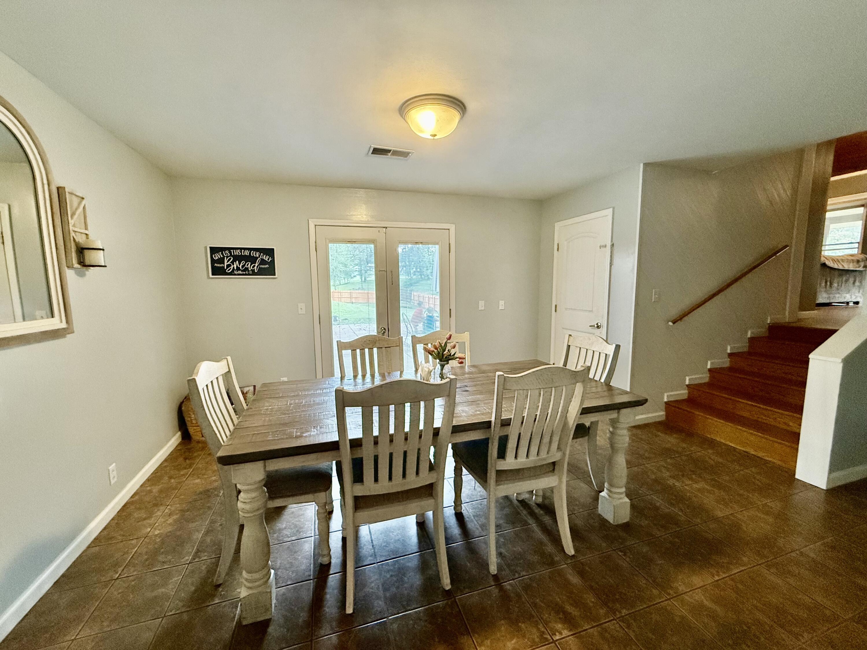 8062 Illinois Road Property Photo 9