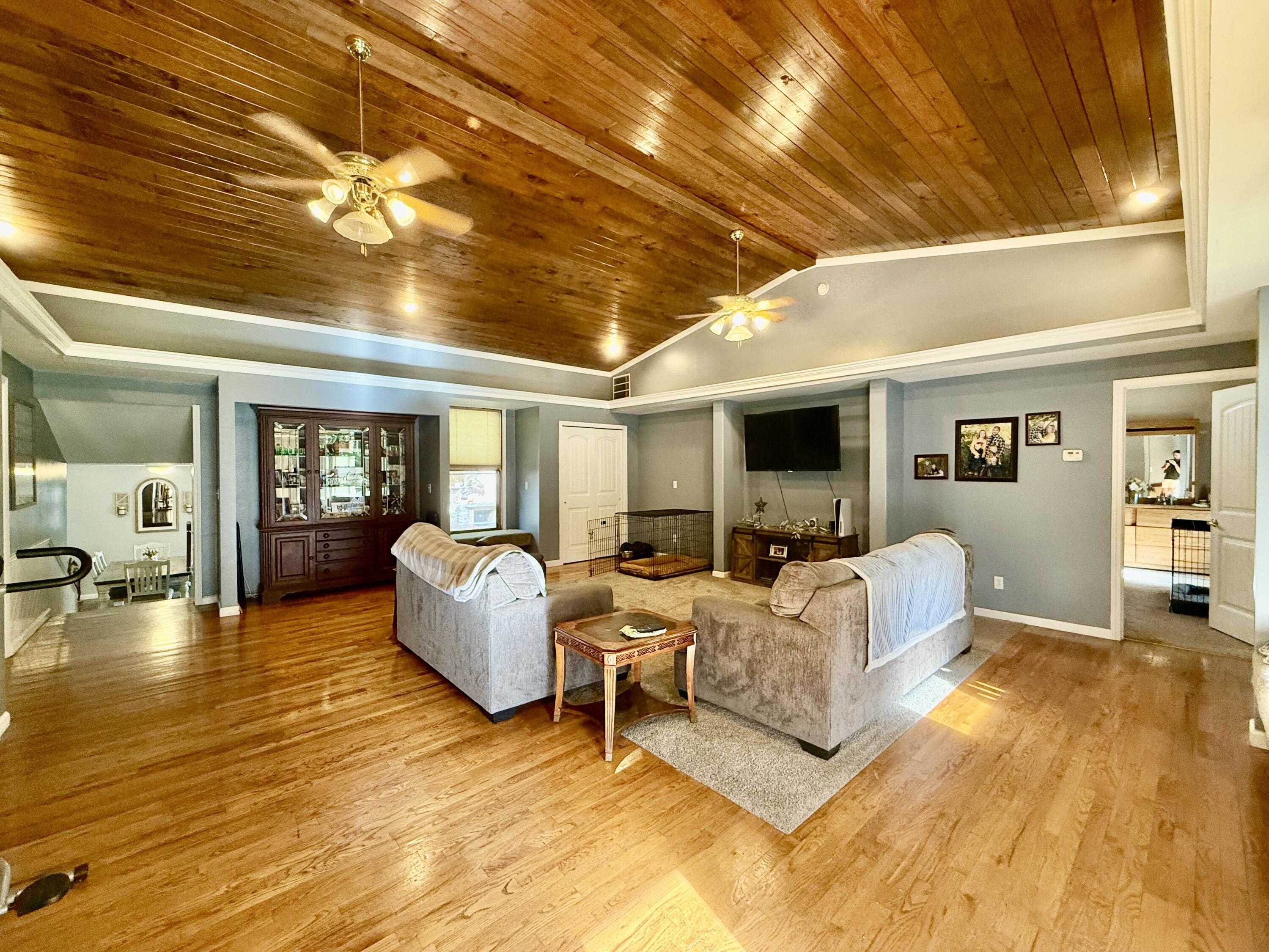 8062 Illinois Road Property Photo 11
