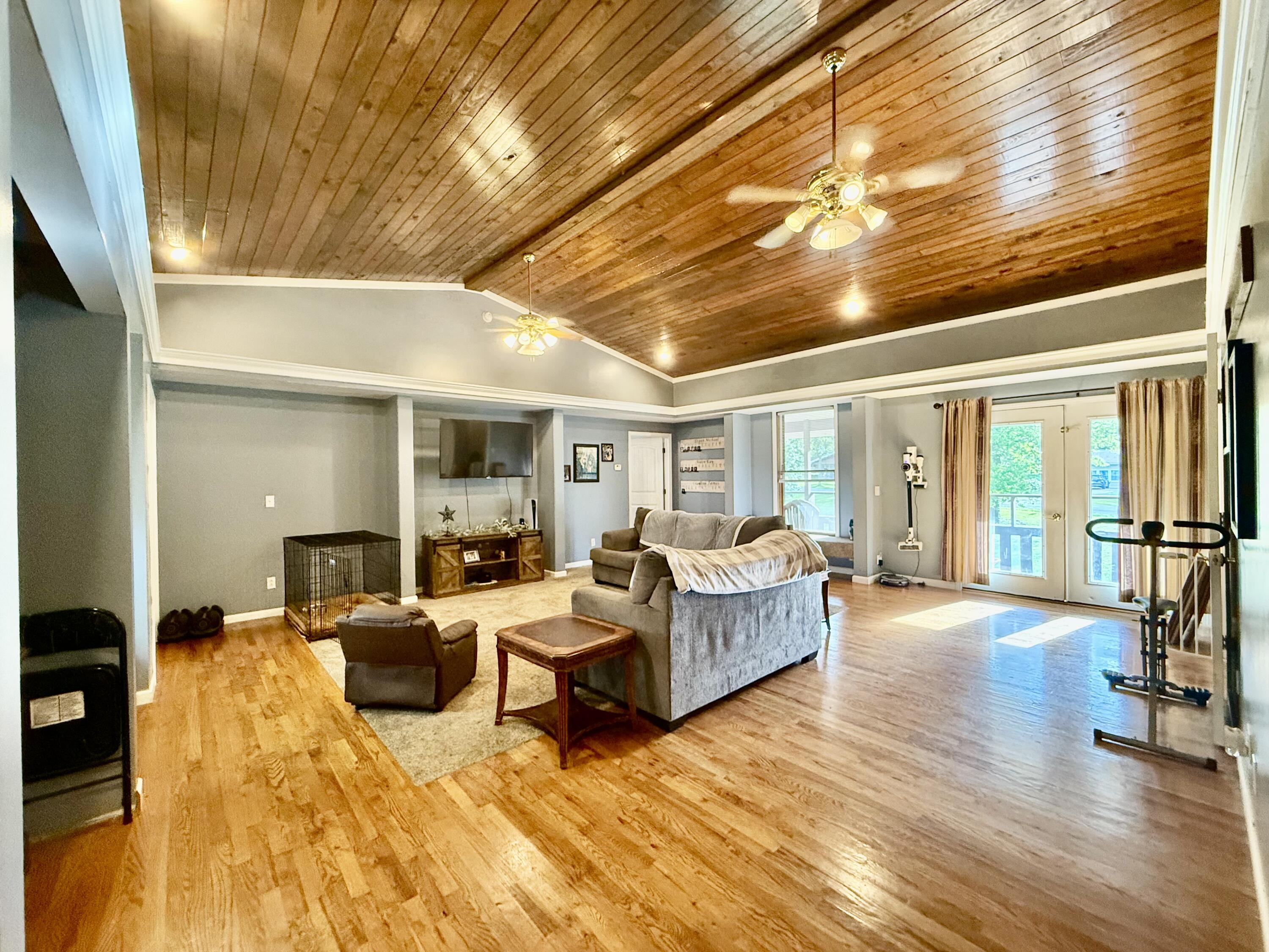 8062 Illinois Road Property Photo 12