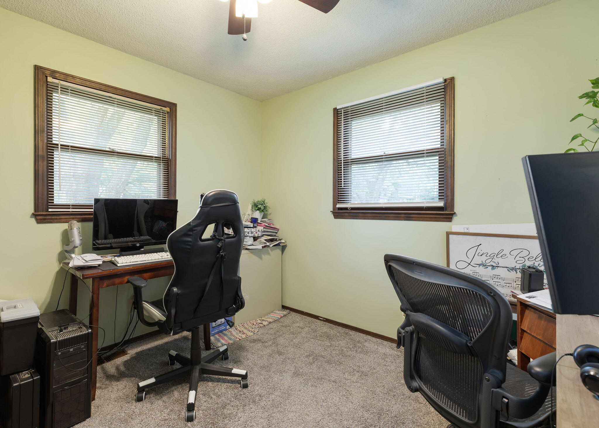 220 South Dennis Avenue Property Photo 14