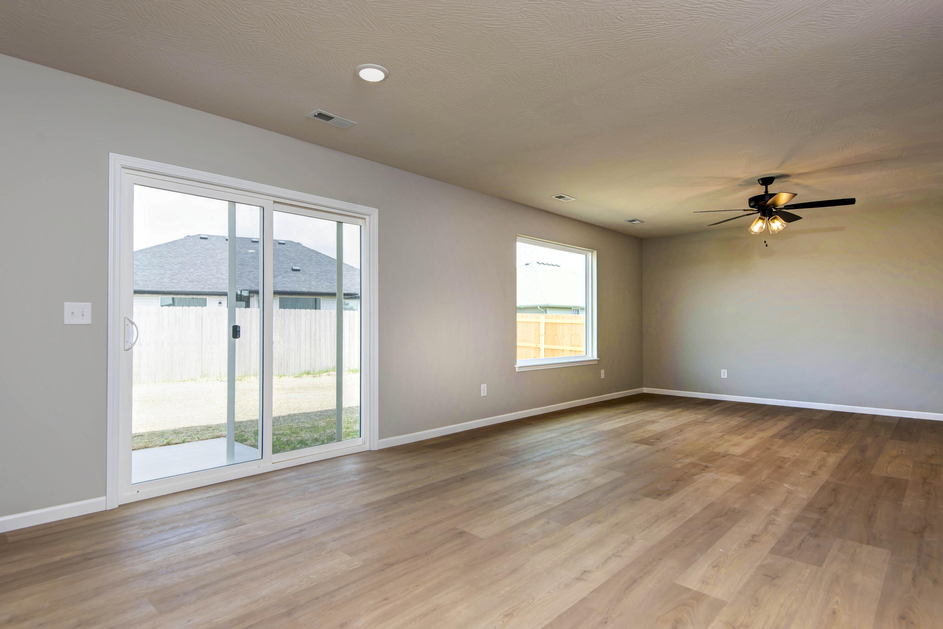 527 Spring Meadow Drive Property Photo 6