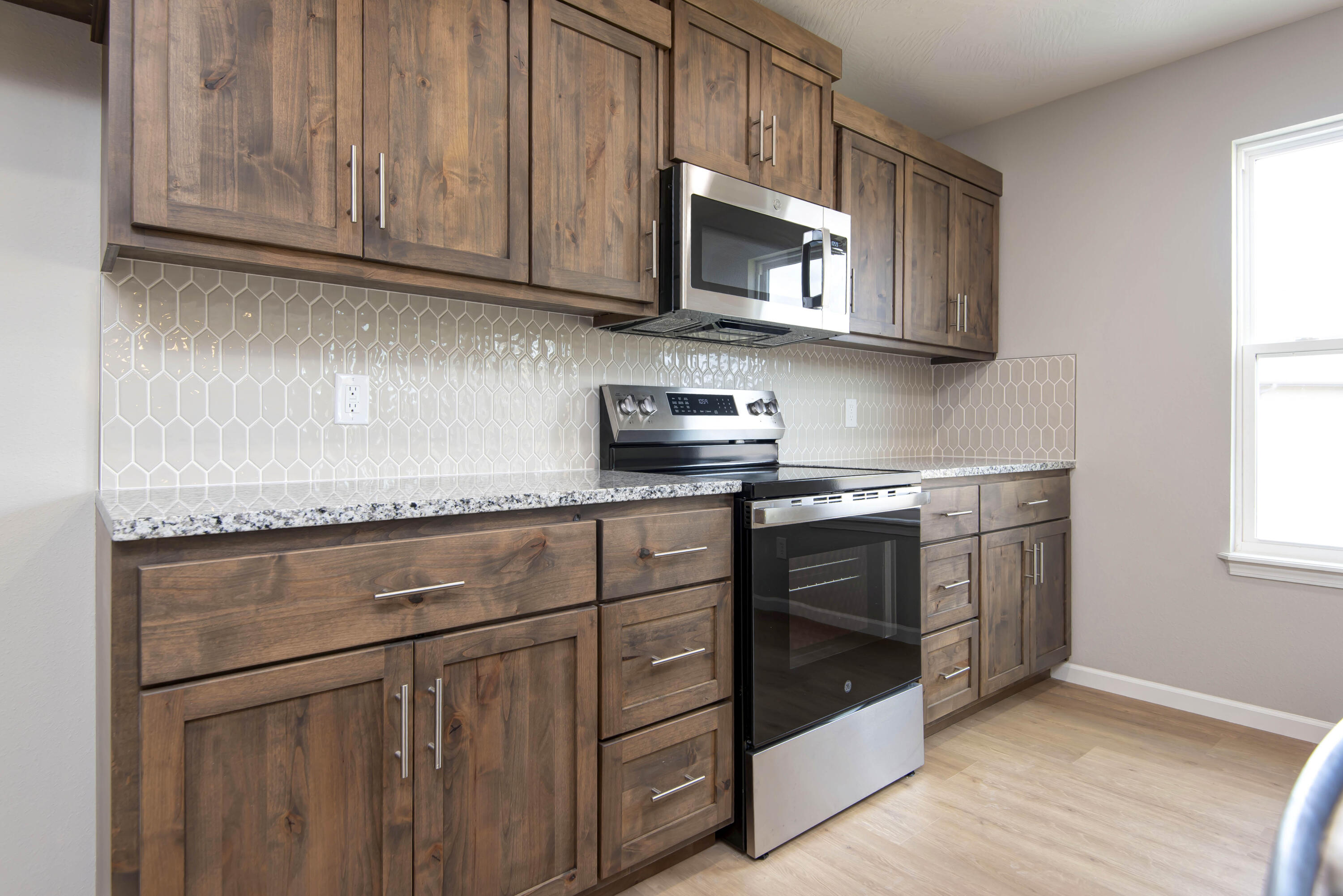 527 Spring Meadow Drive Property Photo 9