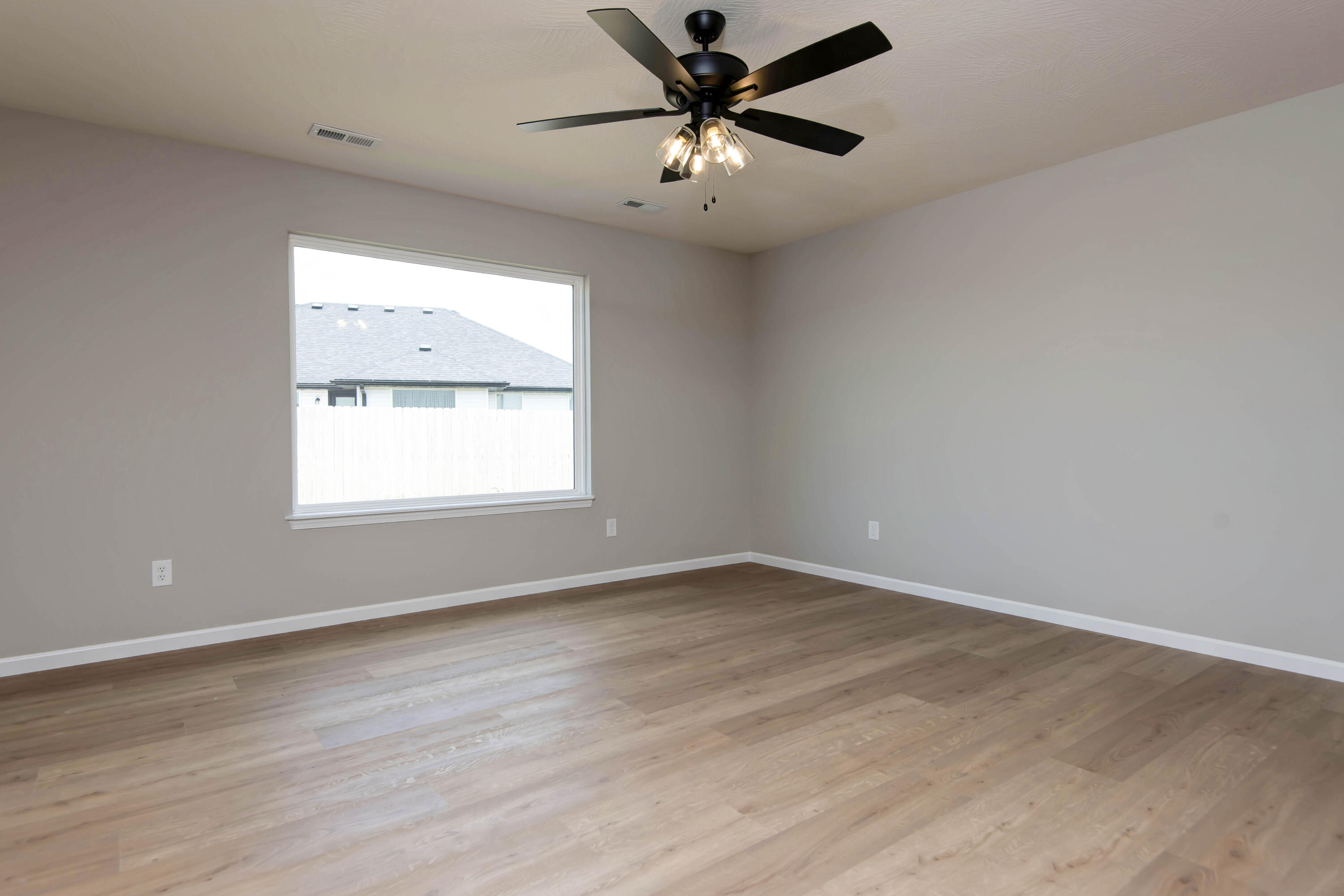 527 Spring Meadow Drive Property Photo 12