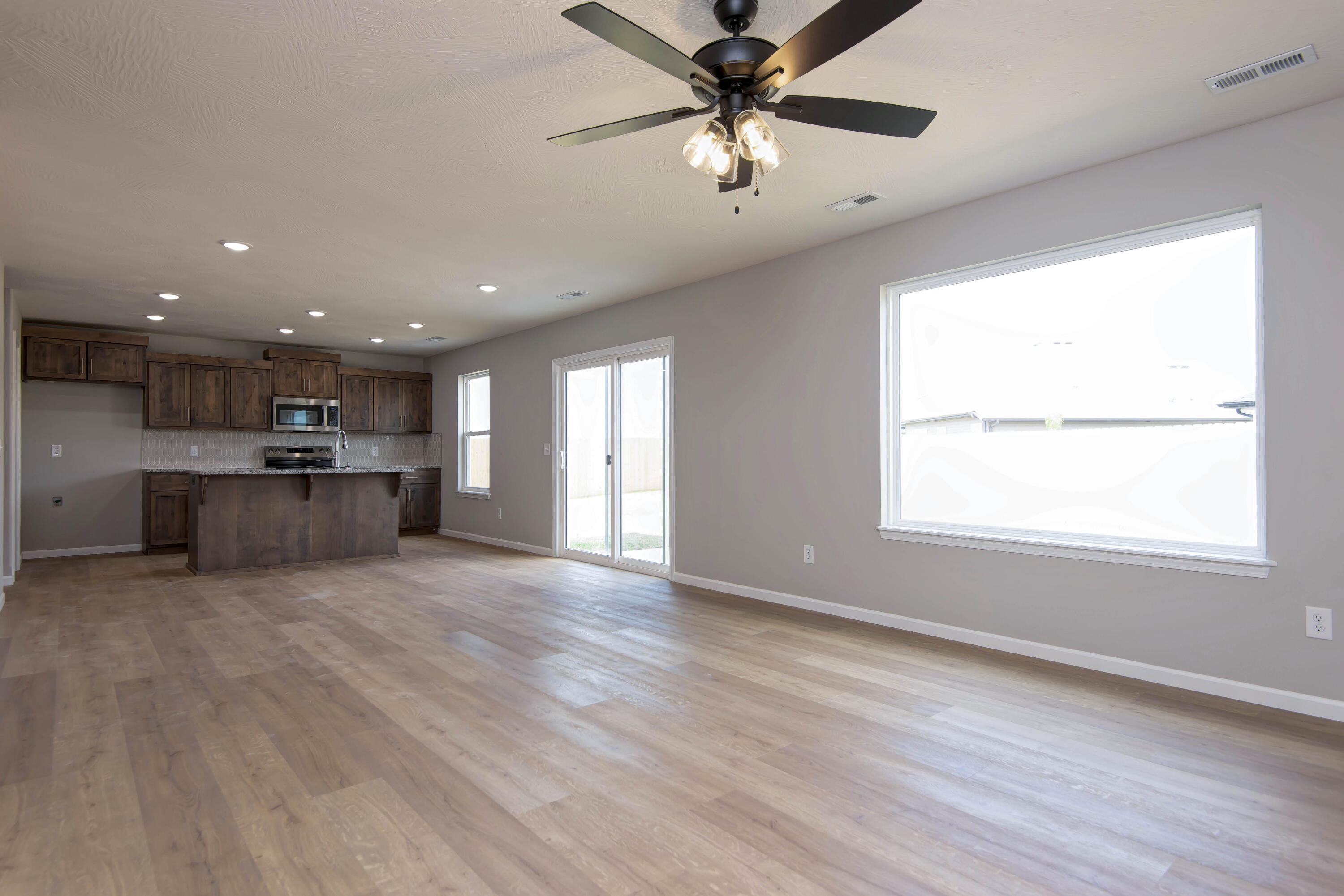 527 Spring Meadow Drive Property Photo 13