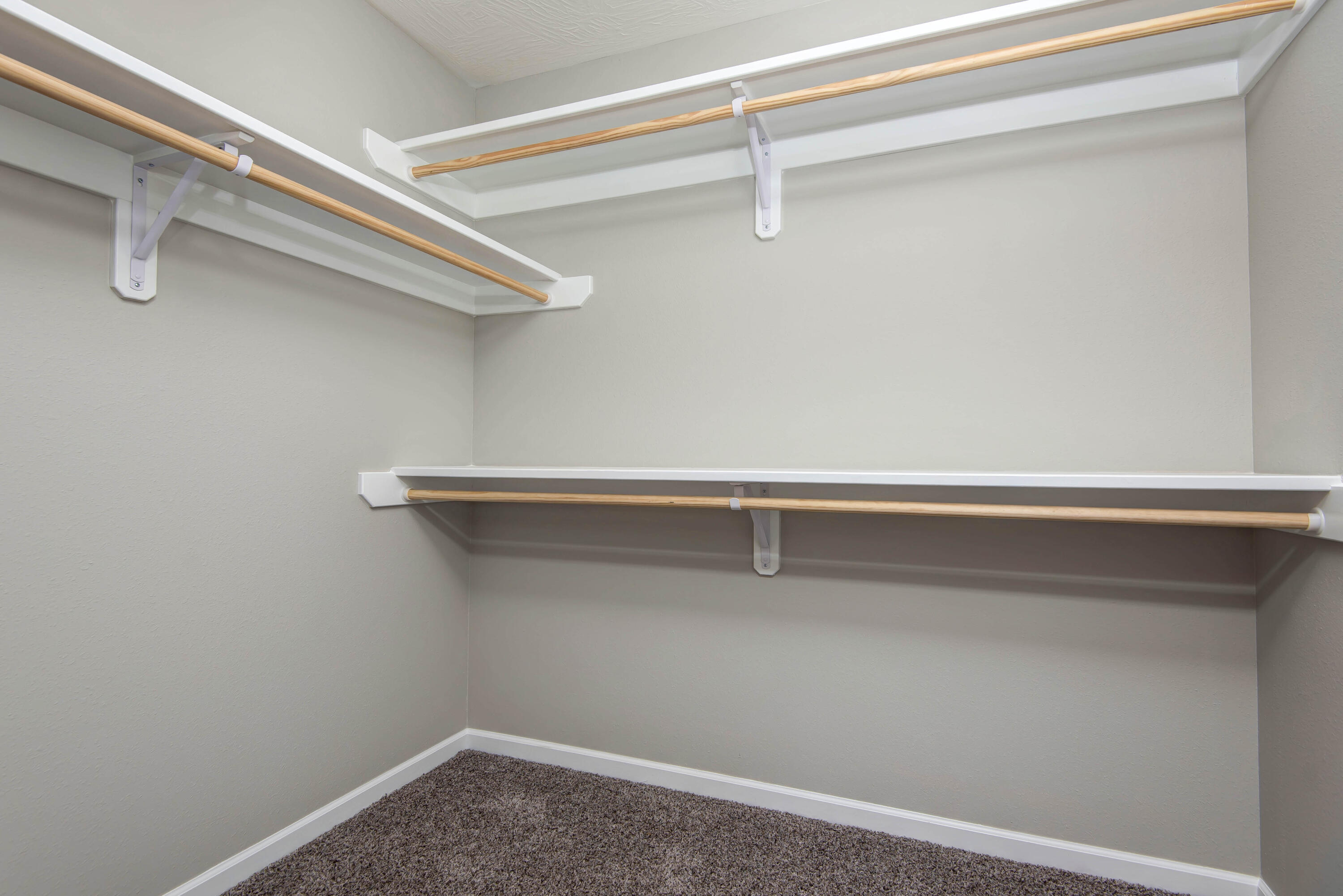 527 Spring Meadow Drive Property Photo 20