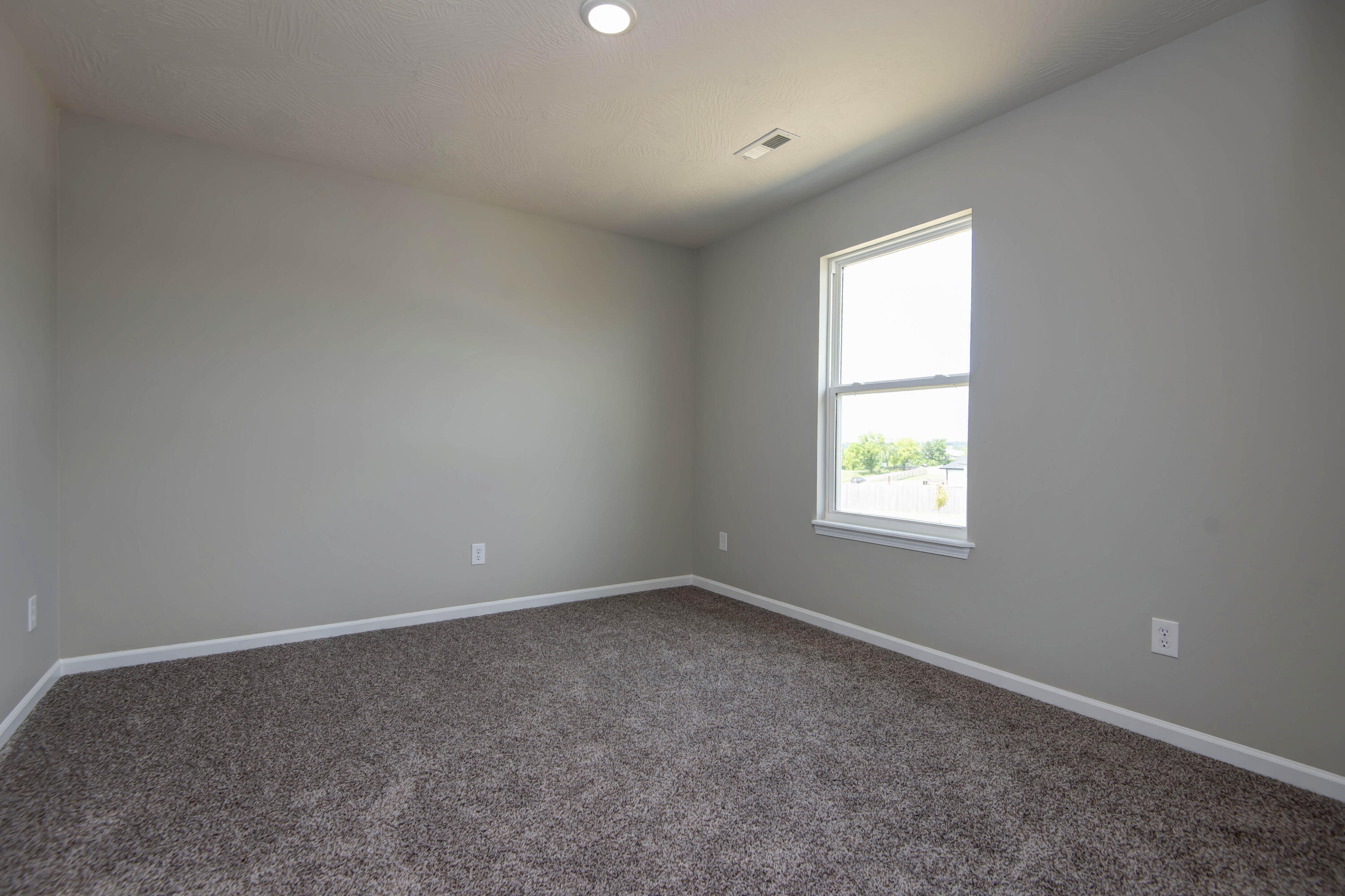 527 Spring Meadow Drive Property Photo 26