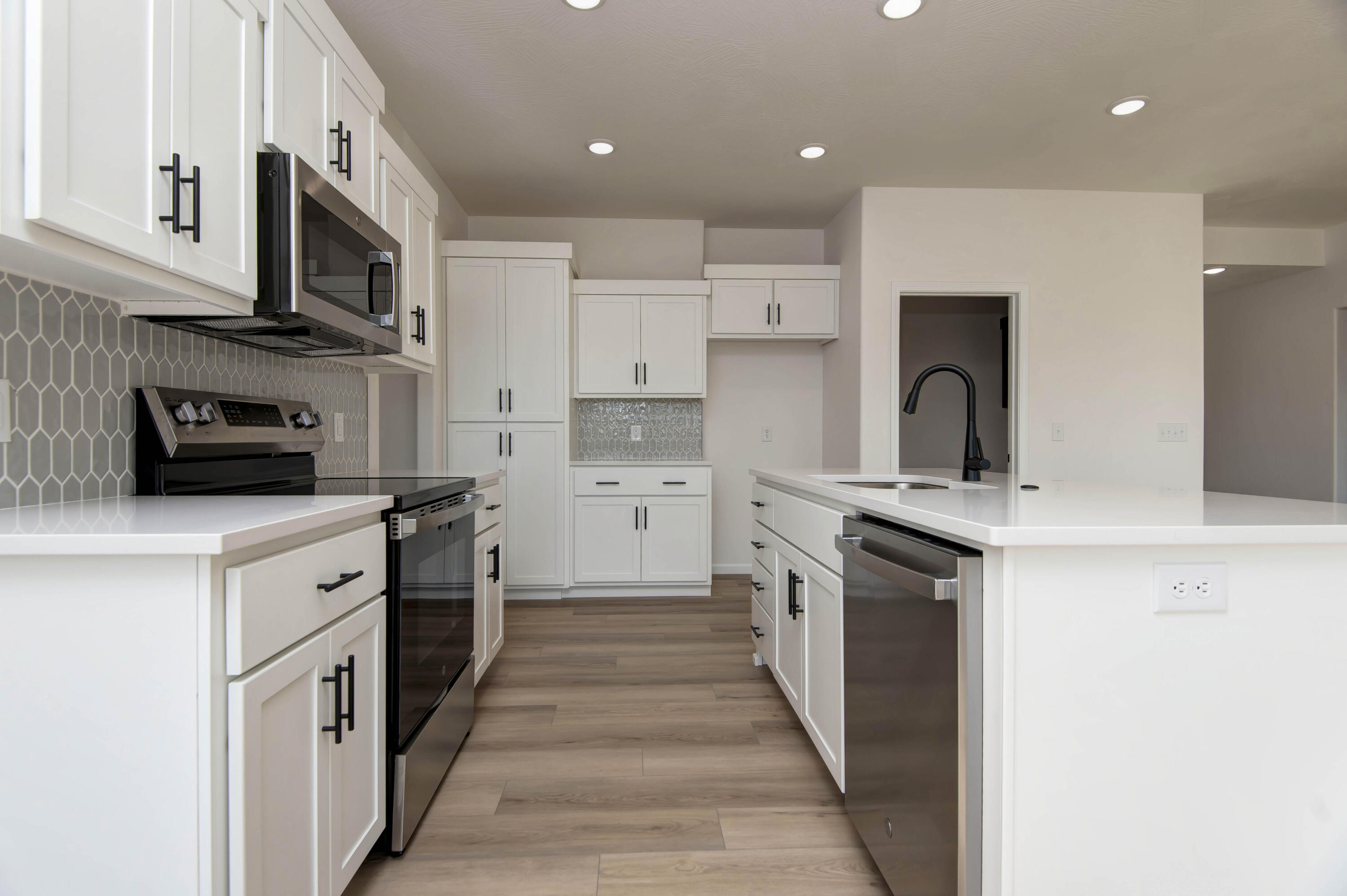 515 Spring Meadow Drive Property Photo 12