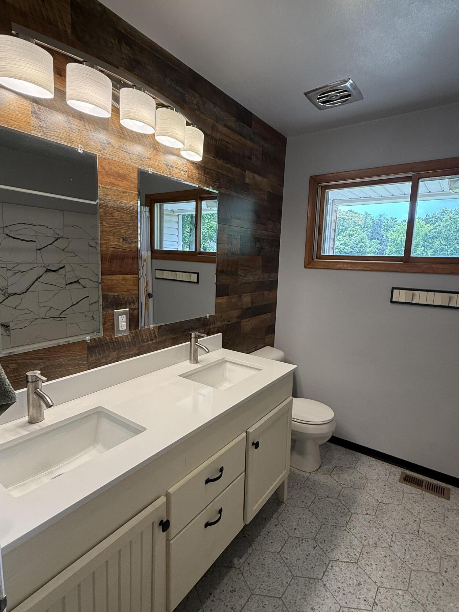 14585 Highway Aw Property Photo 11