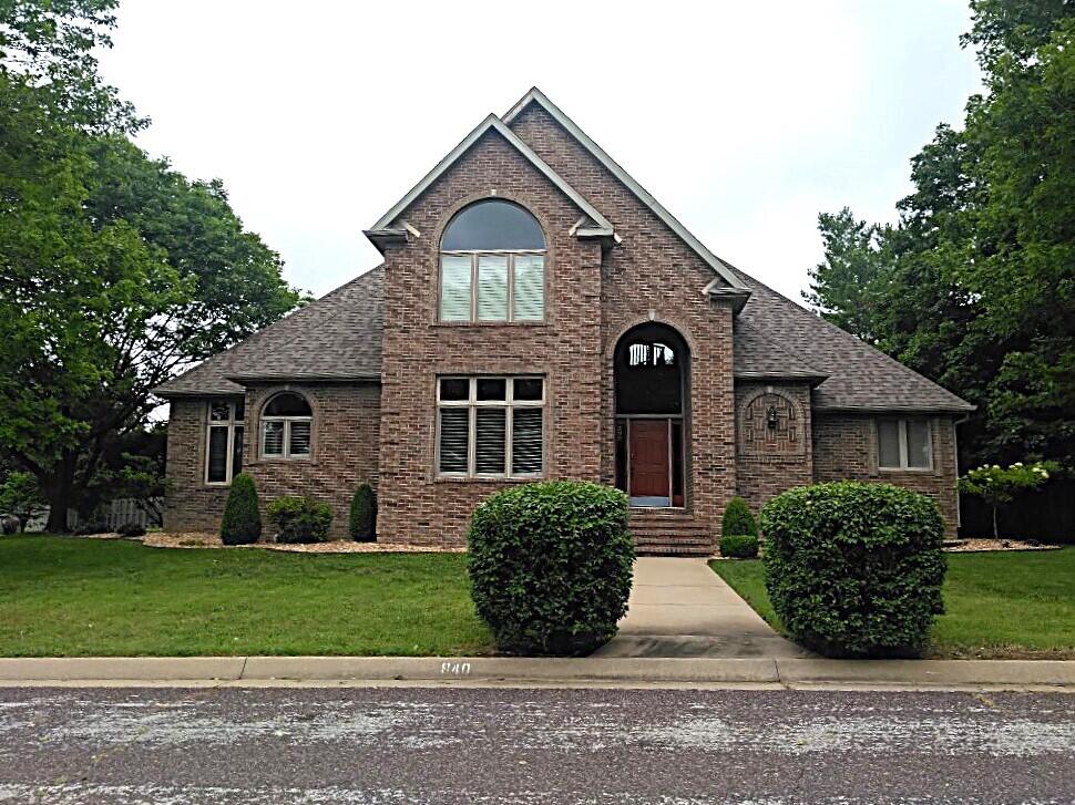 840 Troy Avenue Property Photo 1