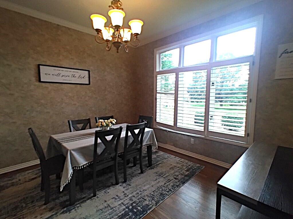 840 Troy Avenue Property Photo 5