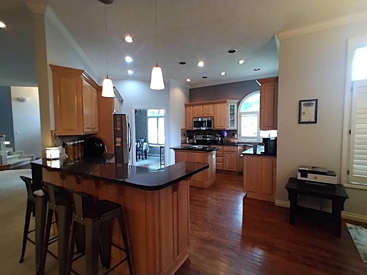 840 Troy Avenue Property Photo 7