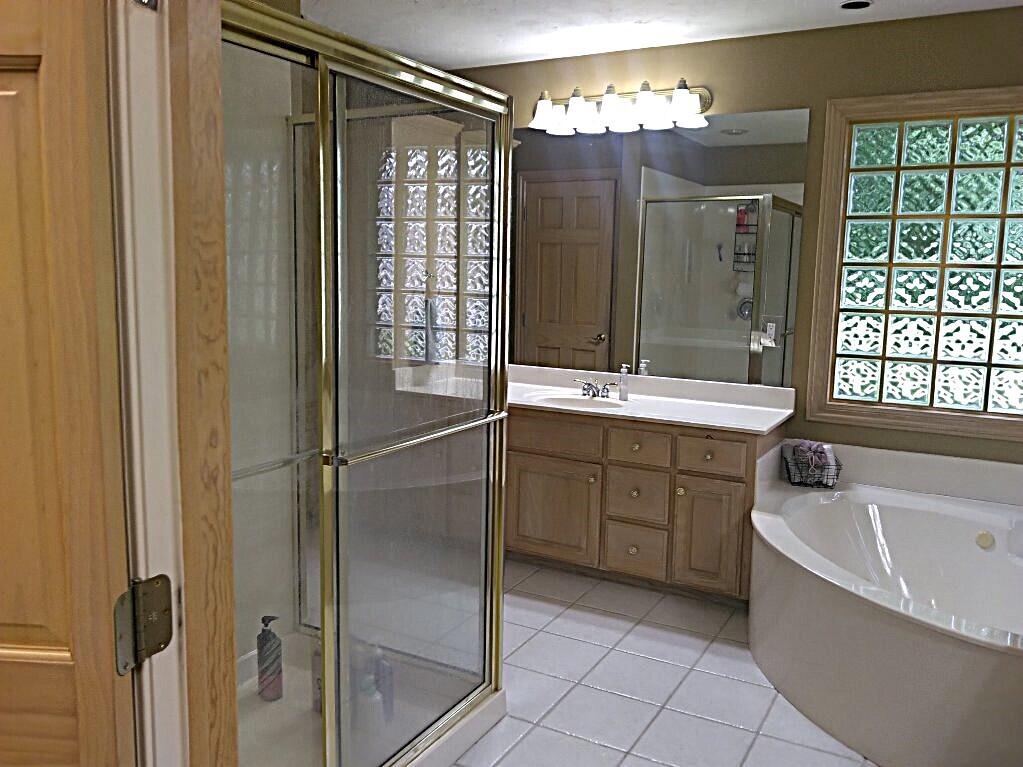 840 Troy Avenue Property Photo 14