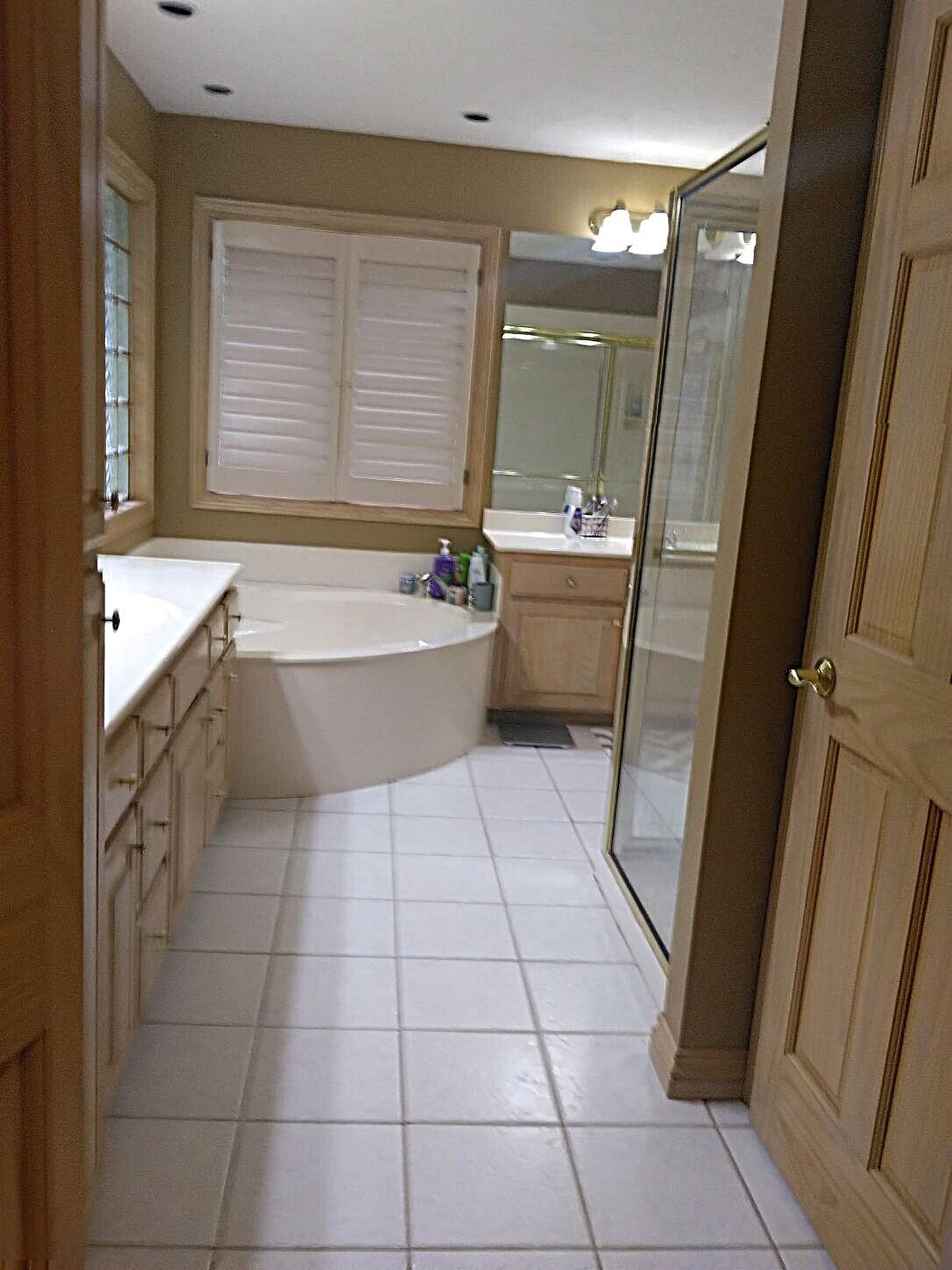 840 Troy Avenue Property Photo 15