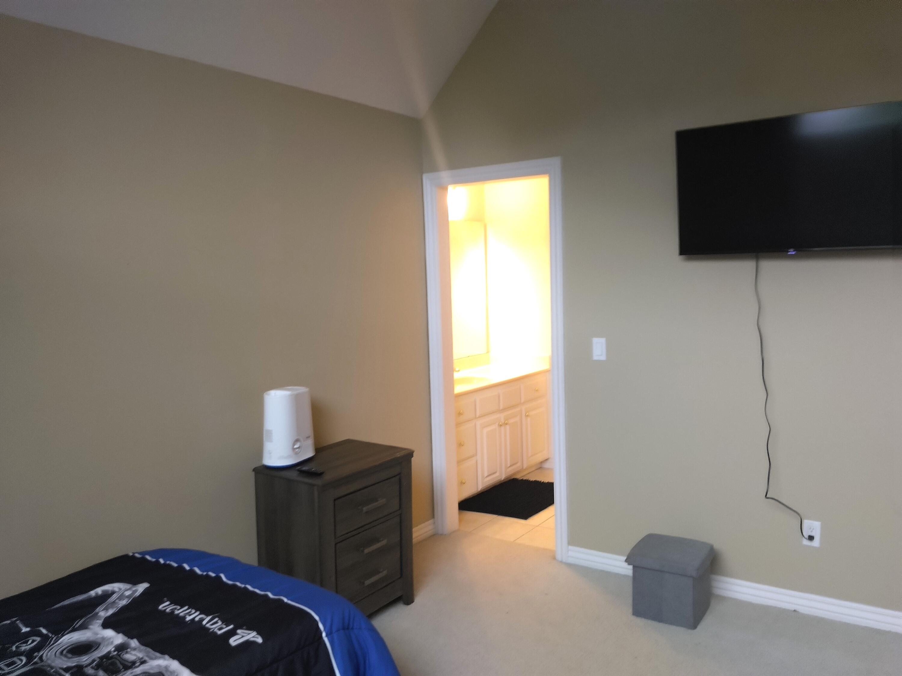 840 Troy Avenue Property Photo 22