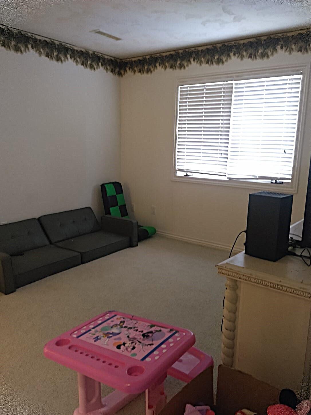 840 Troy Avenue Property Photo 23