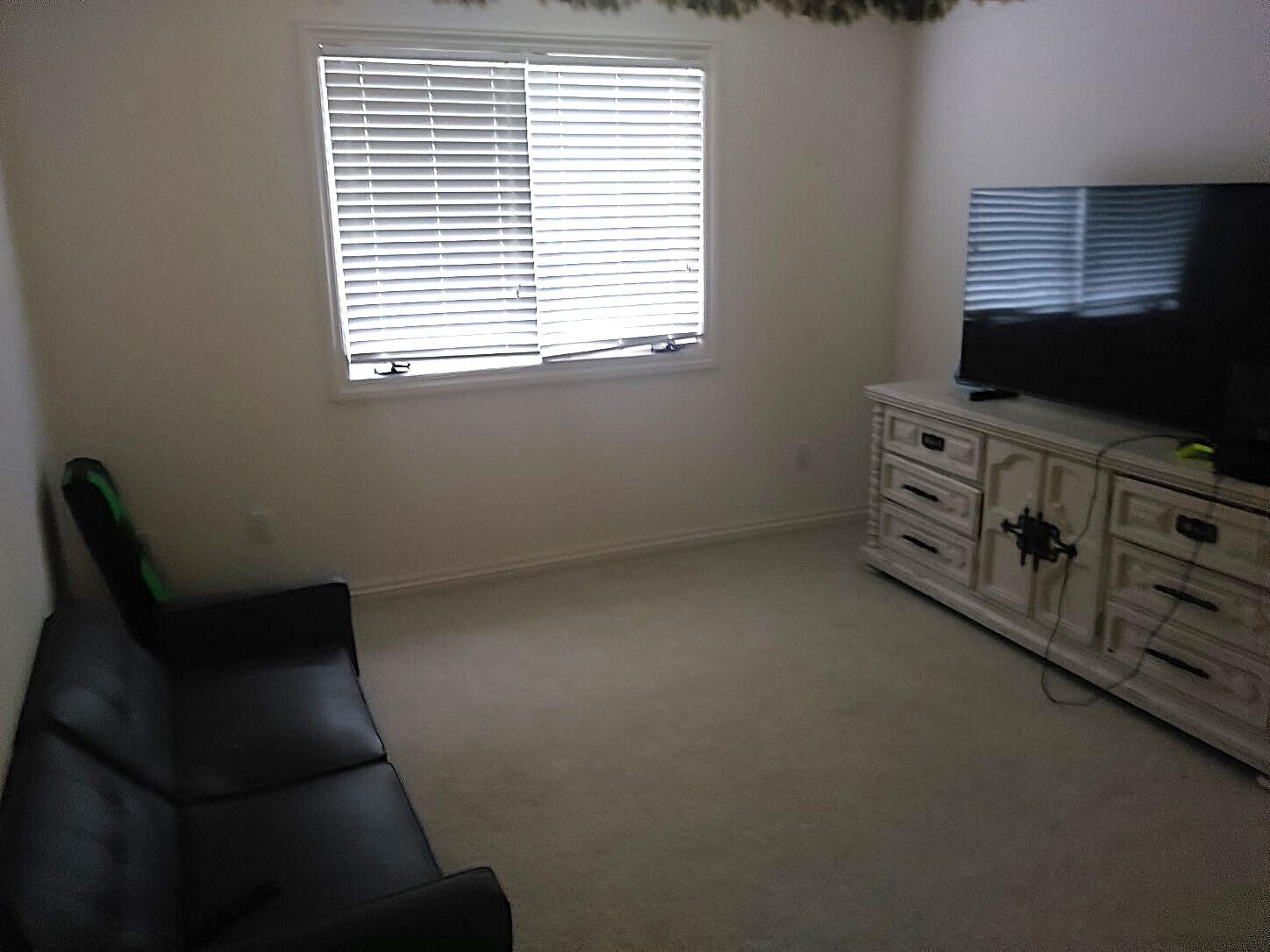 840 Troy Avenue Property Photo 24
