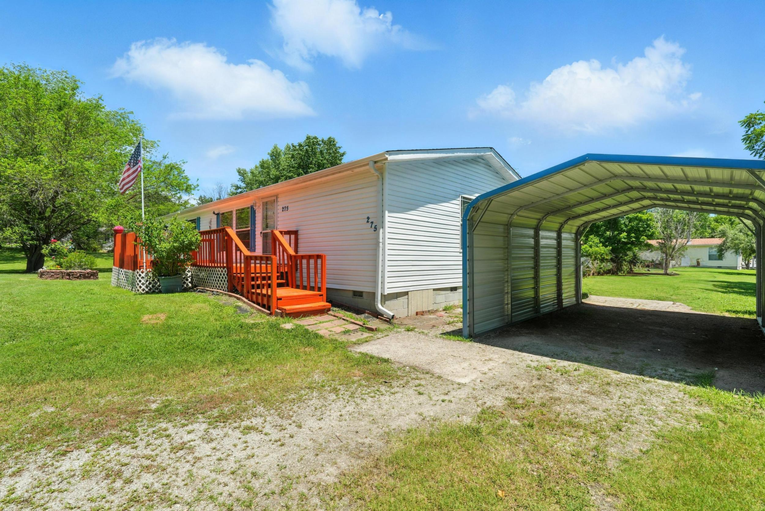 275 Molly Lane Property Photo 1