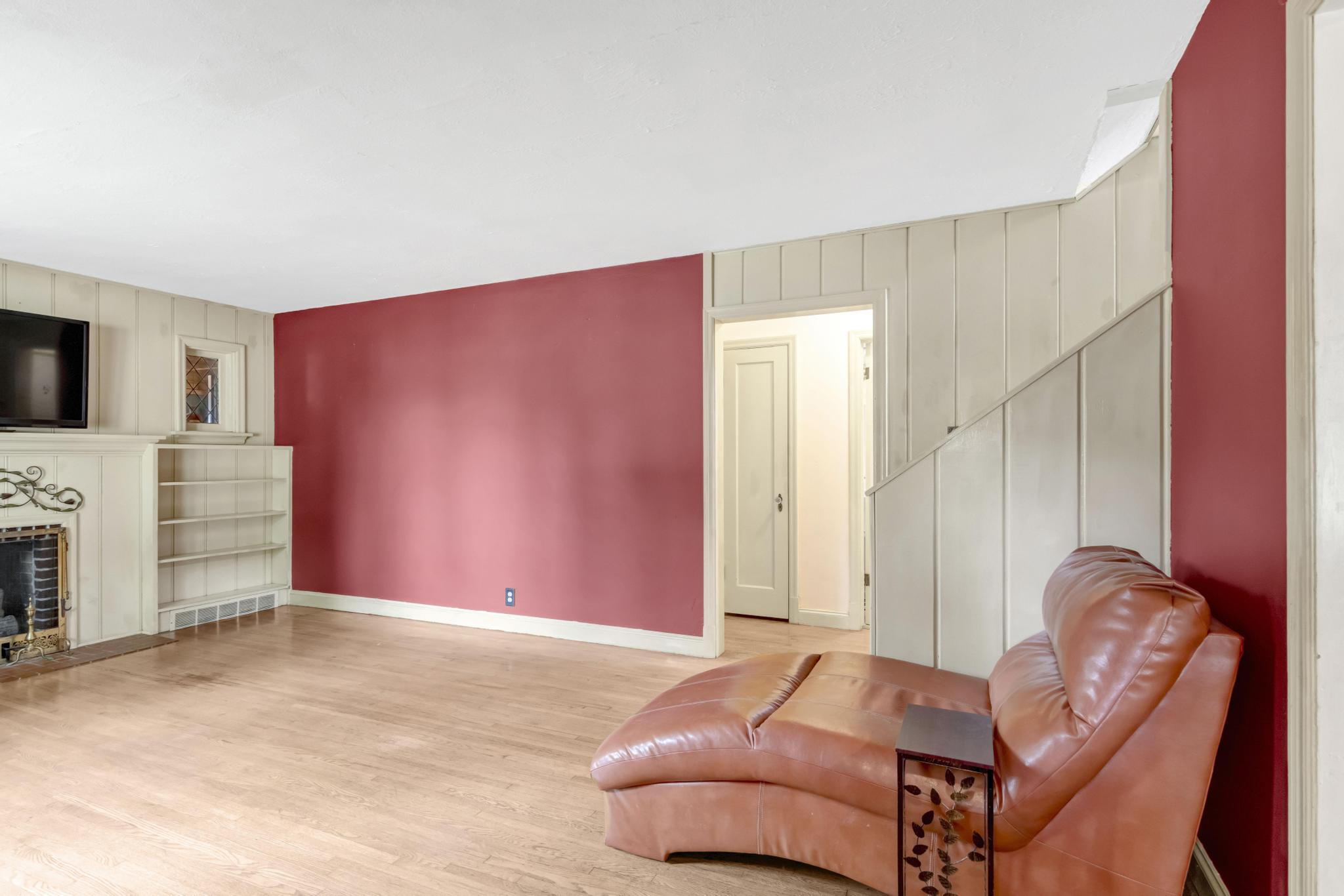 421 West College Street Property Photo 8