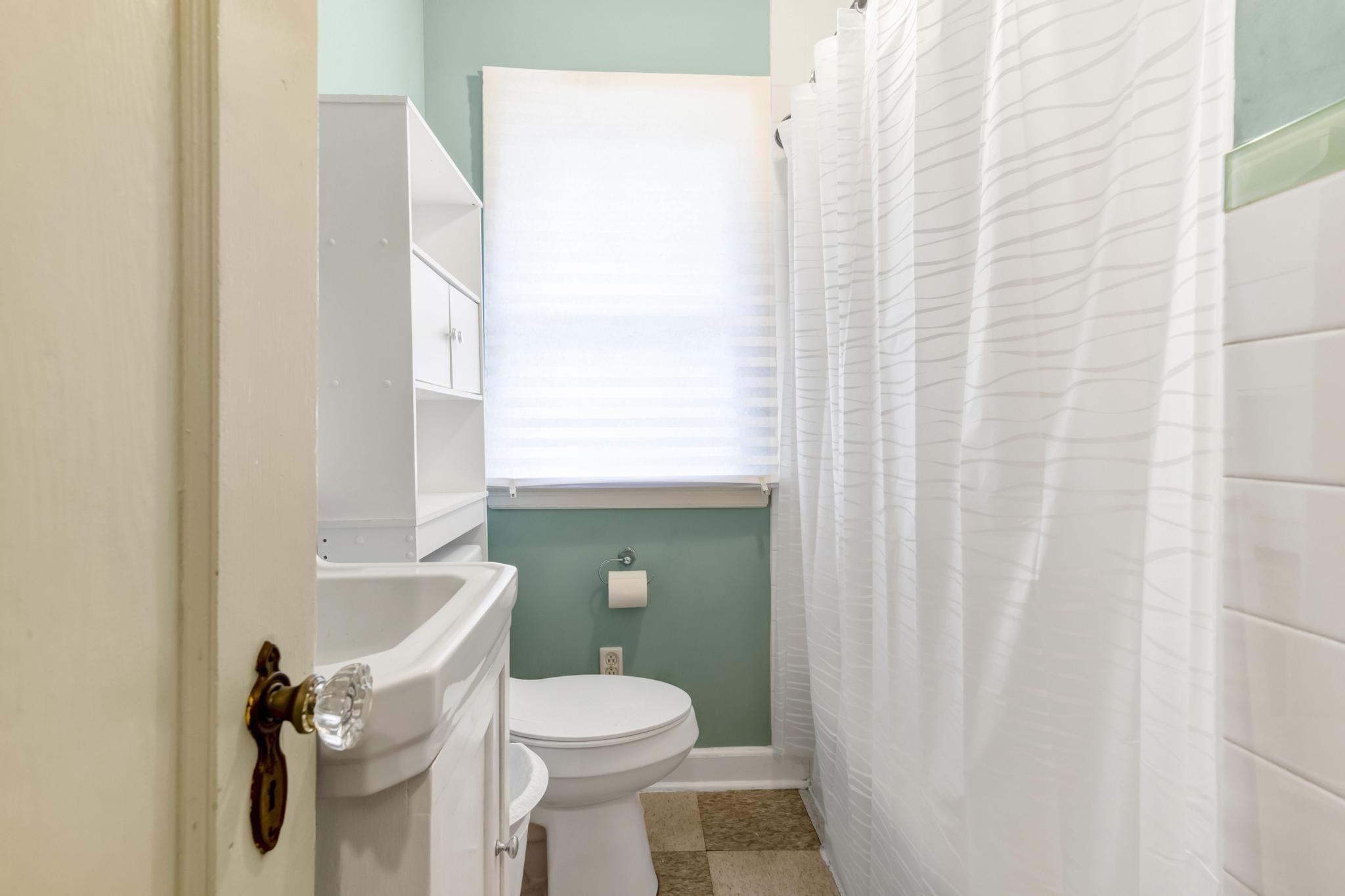 421 West College Street Property Photo 11