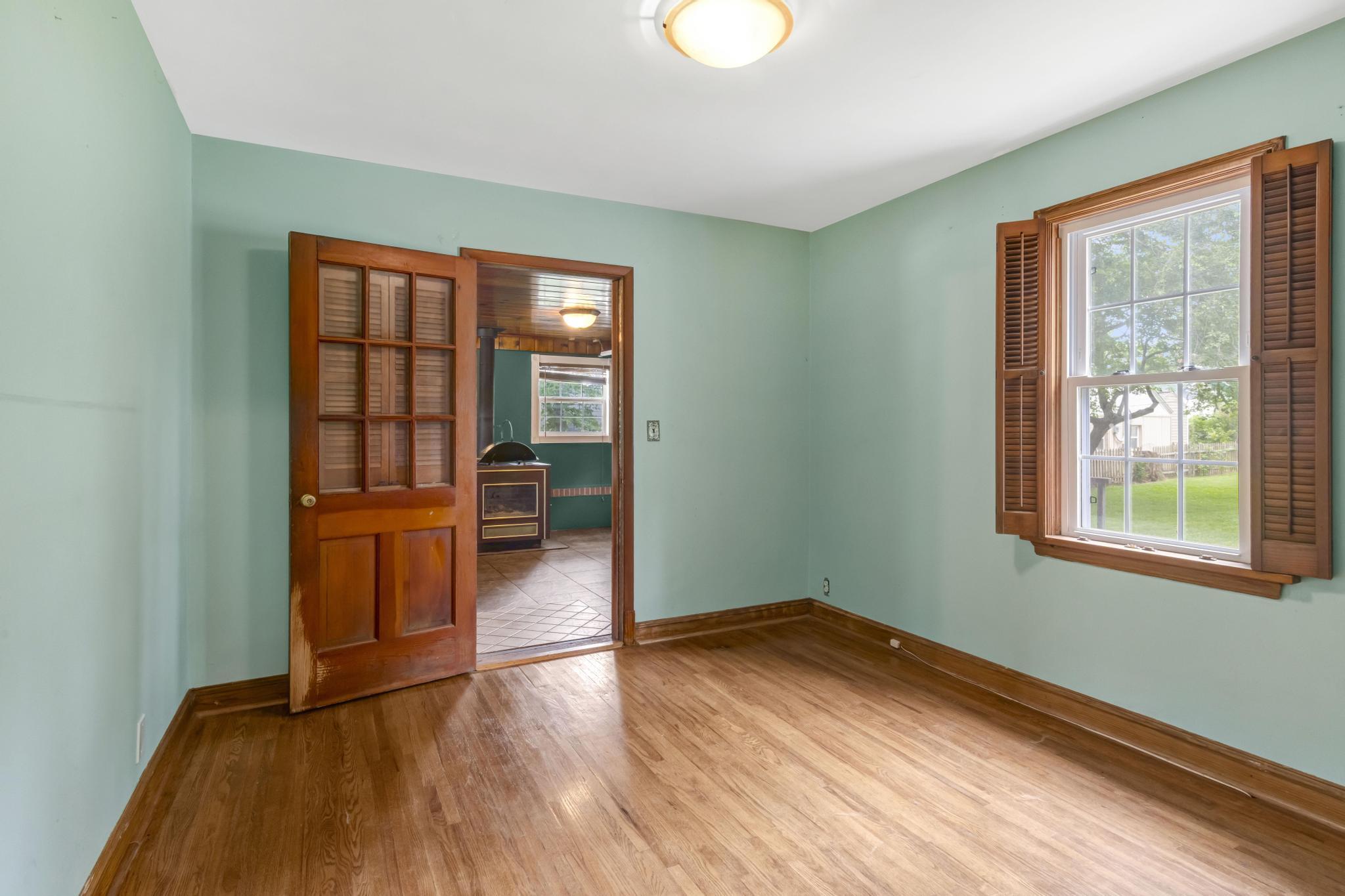 421 West College Street Property Photo 12